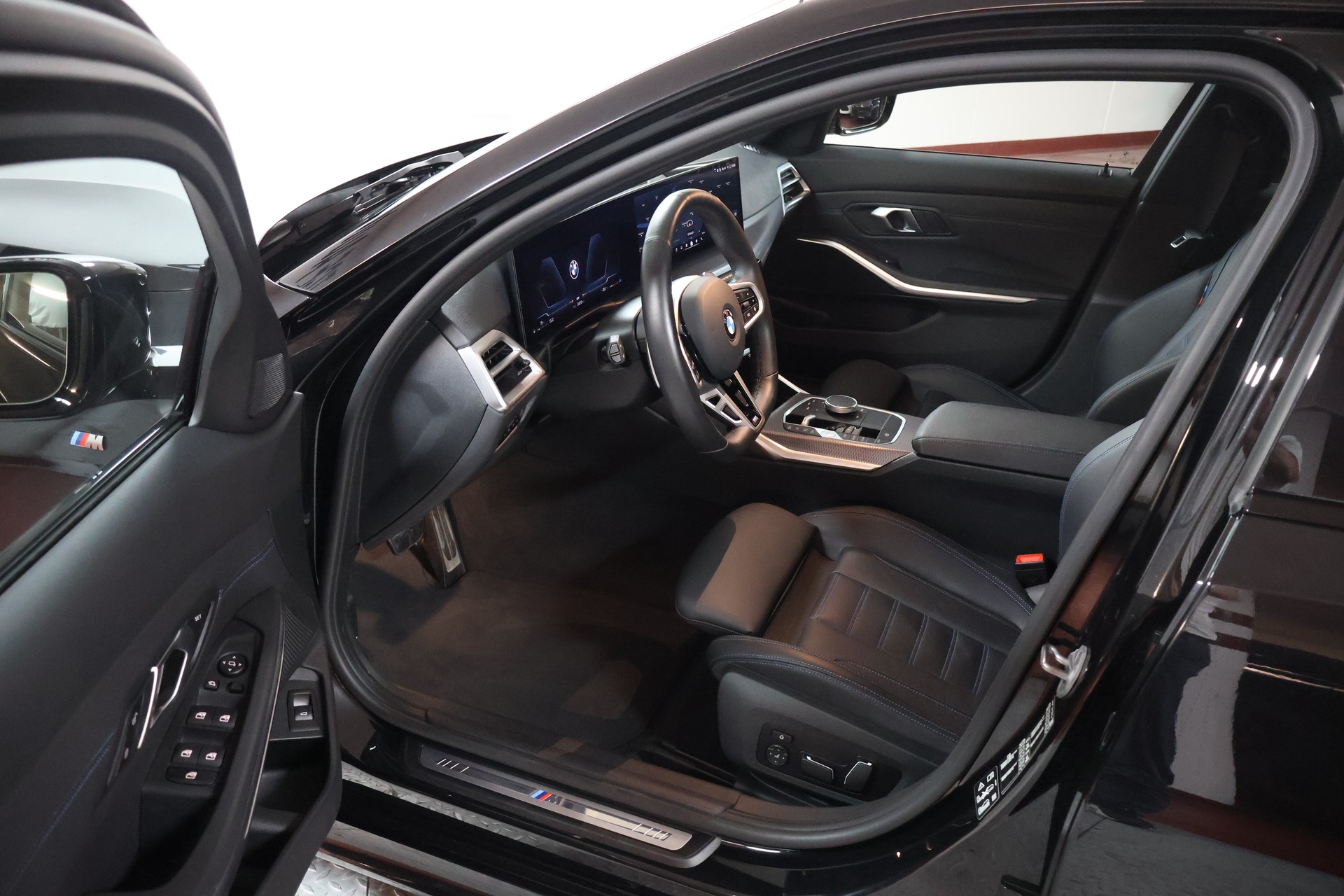 BMW 330i Touring xDrive Steptronic M Sport-image-6