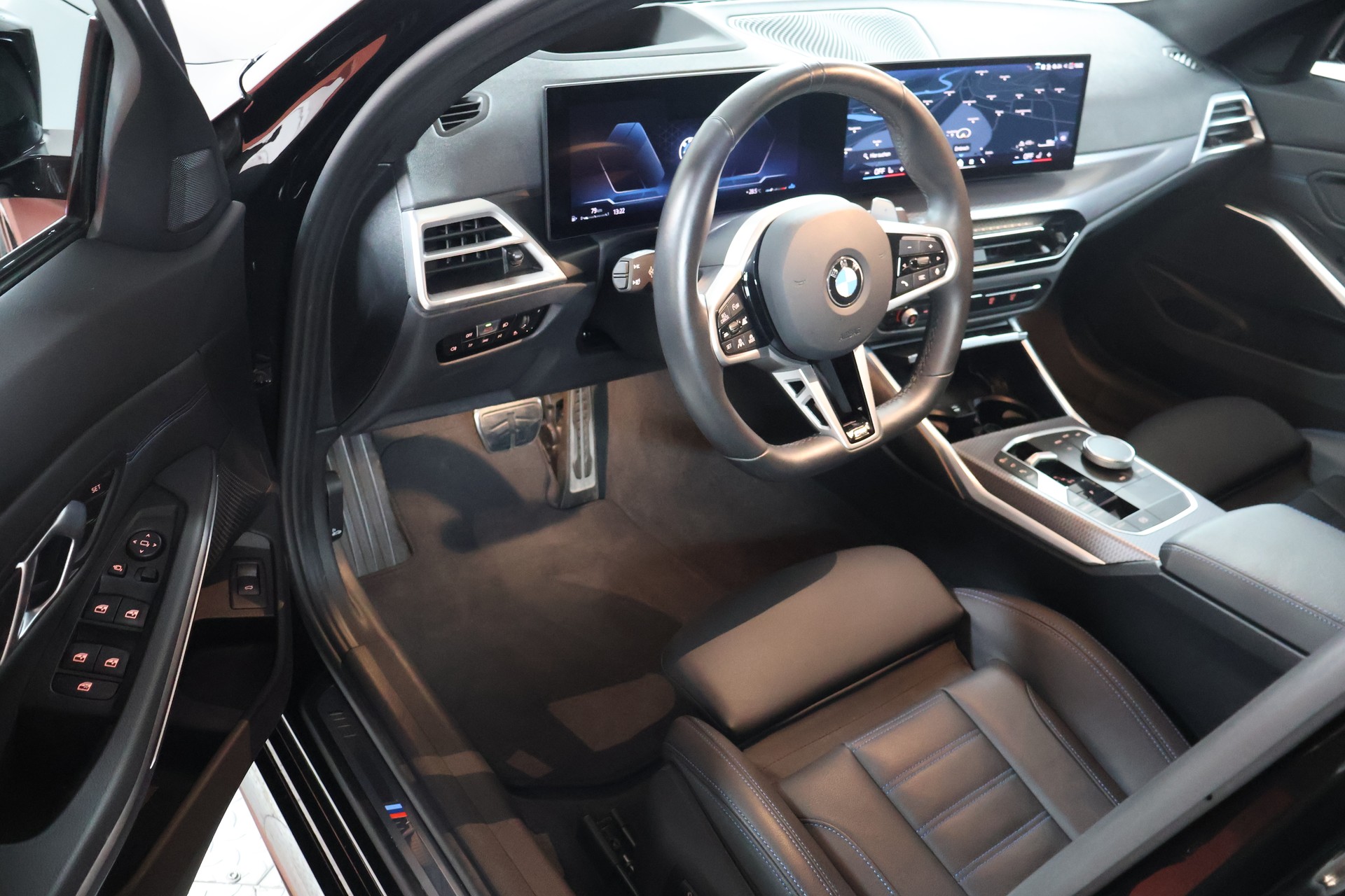 BMW 330i Touring xDrive Steptronic M Sport-image-7