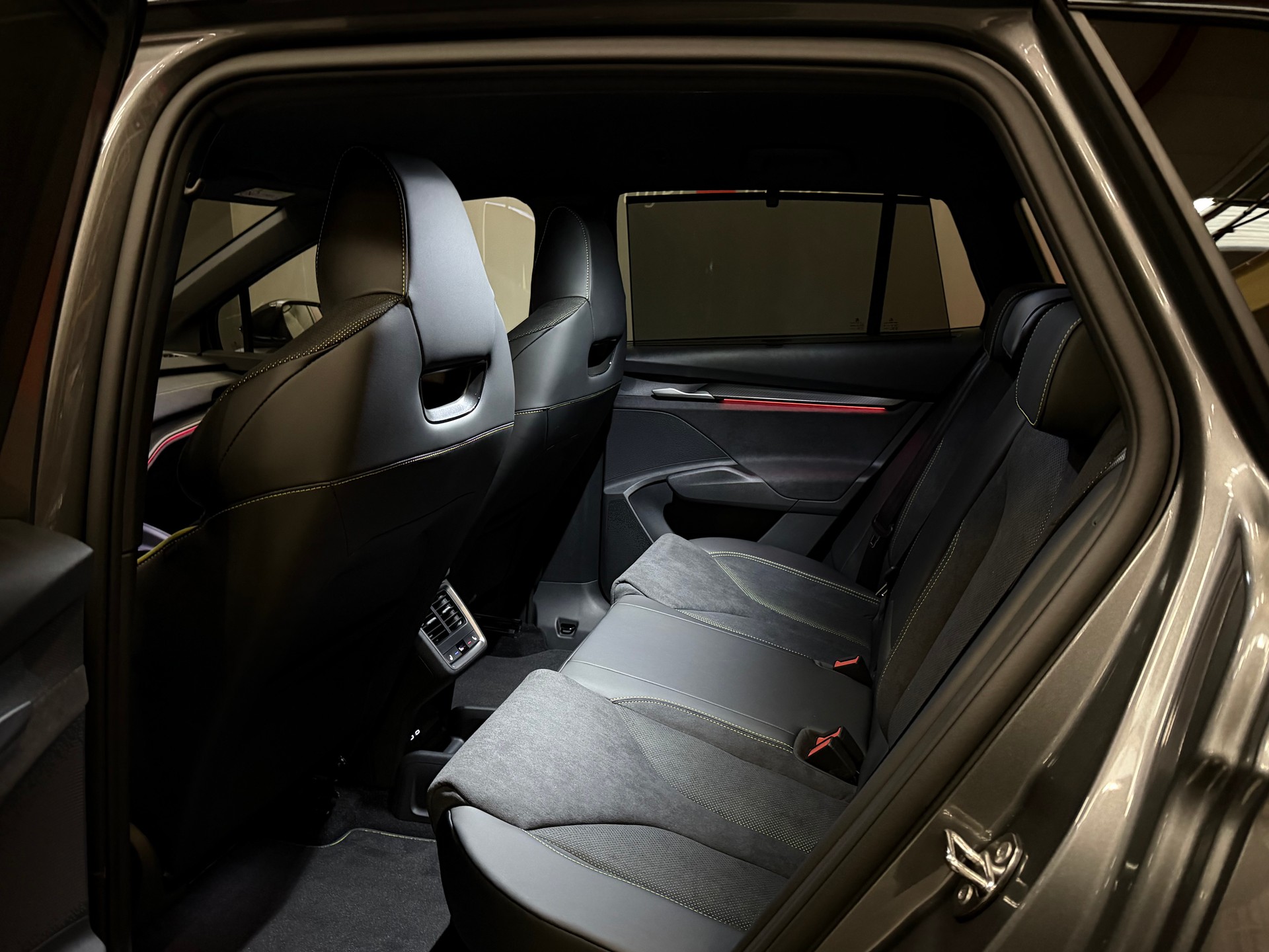 SKODA Elroq RS 4x4-image-17