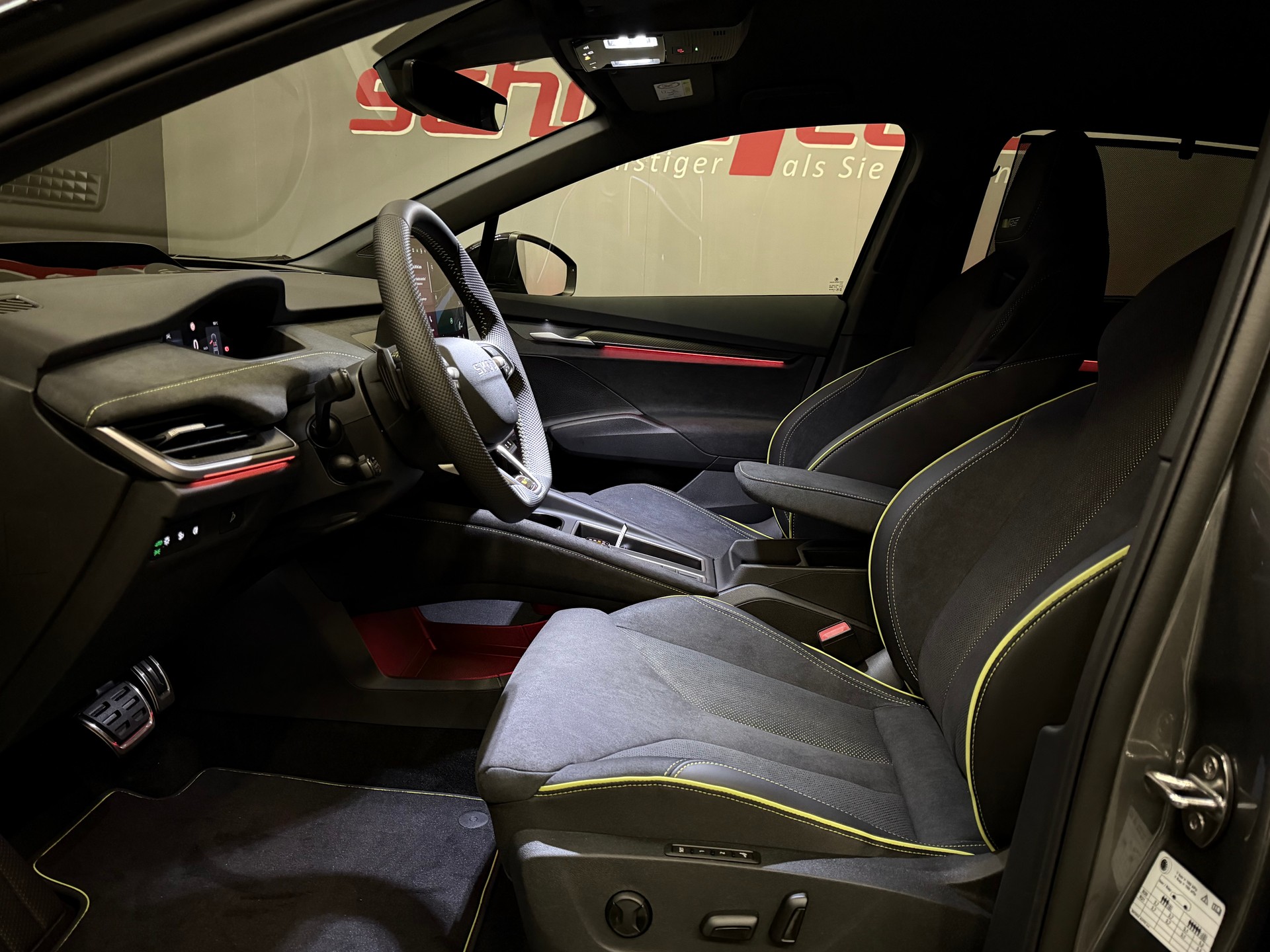 SKODA Elroq RS 4x4-image-10