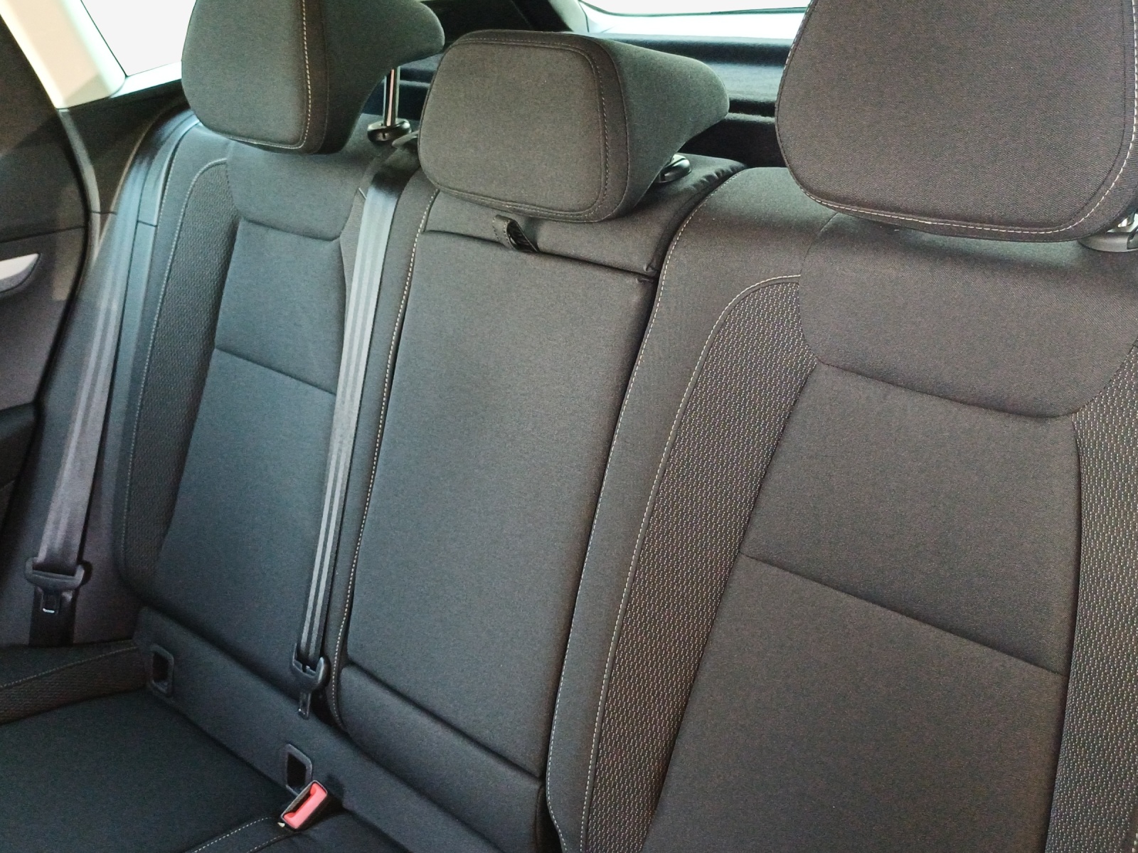 SKODA Karoq 2.0 TDI CR Selection 4x4 DSG-image-11