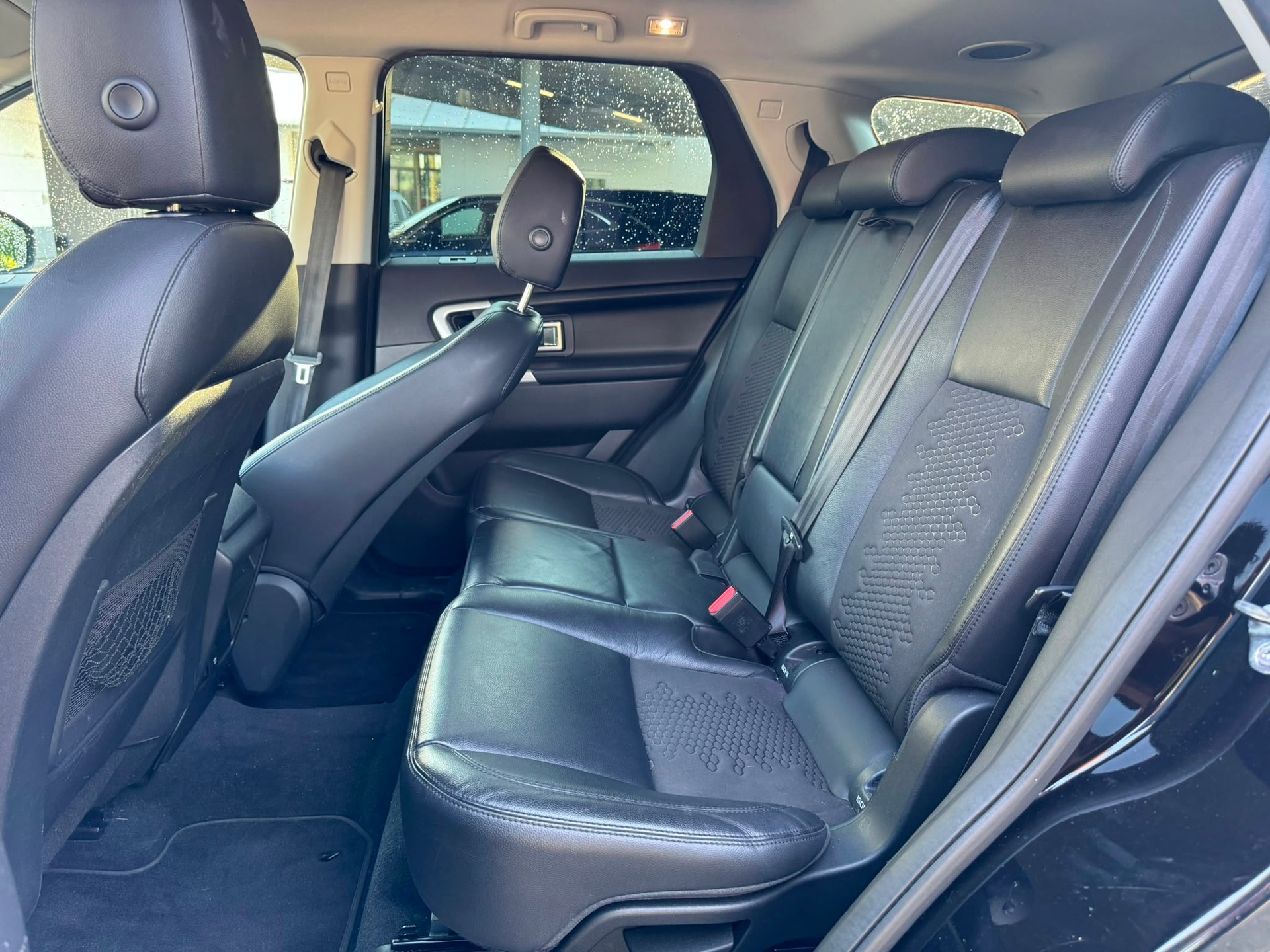 LAND ROVER Discovery Sport 2.0 TD AUTOMATIC-image-14