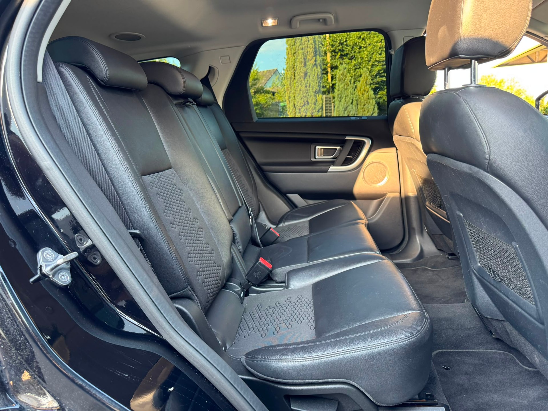 LAND ROVER Discovery Sport 2.0 TD AUTOMATIC-image-15