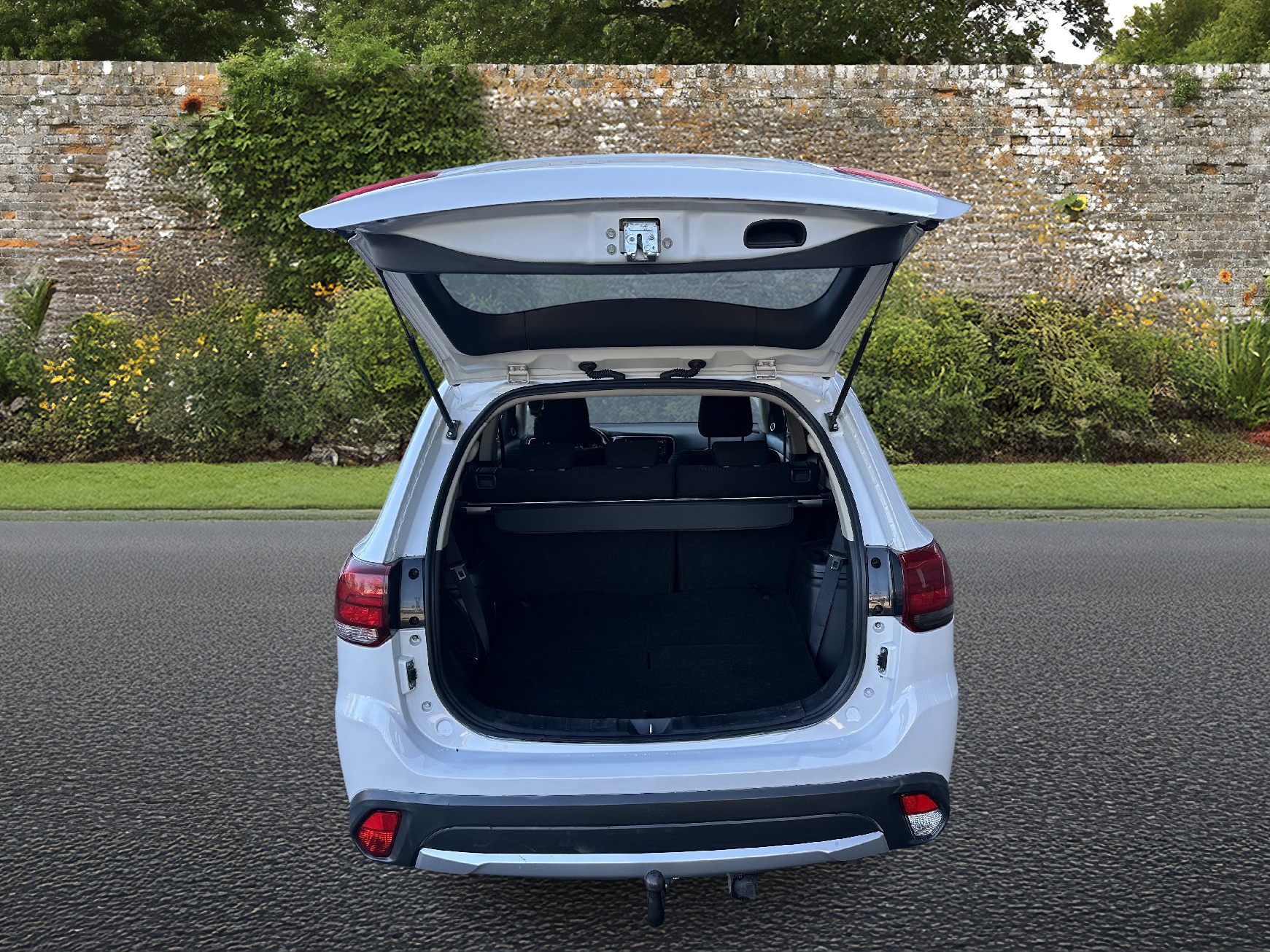 MITSUBISHI Outlander 2.2 DID Style 4WD Automatic-image-14