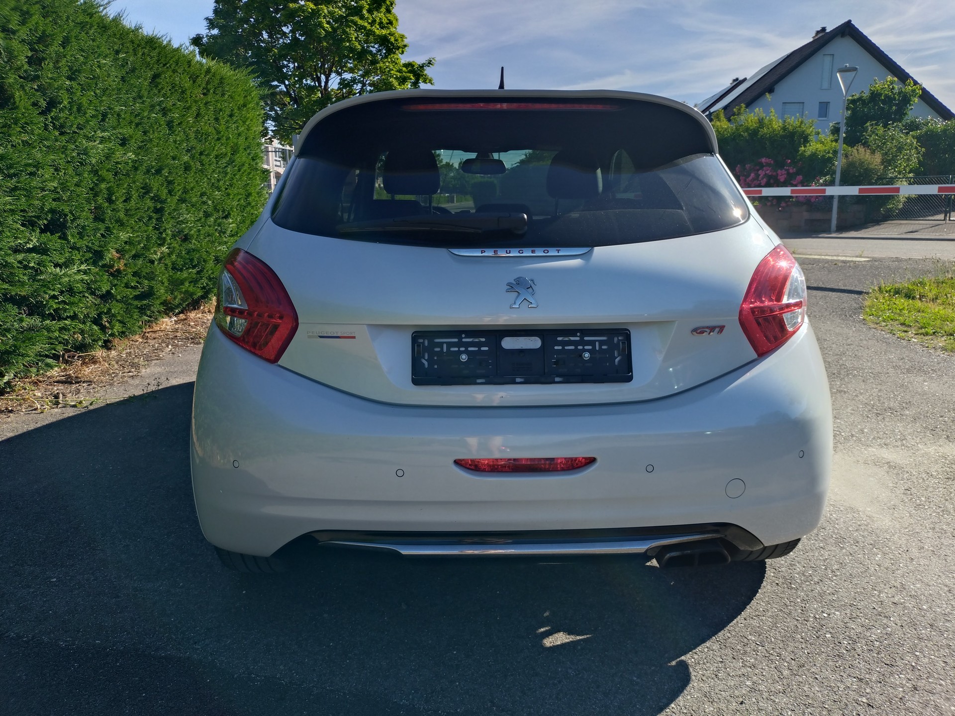 PEUGEOT 1.6 Turbo GTi-image-2