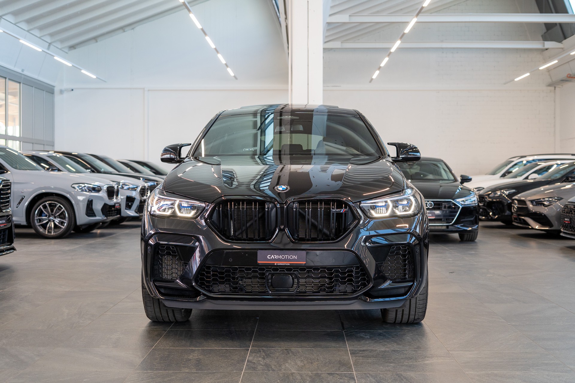 BMW X6 M Competition / Panorama / 360°Kamera / HeadUp-image-1