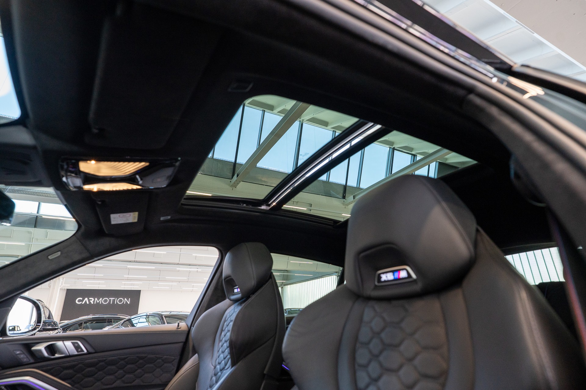 BMW X6 M Competition / Panorama / 360°Kamera / HeadUp-image-9