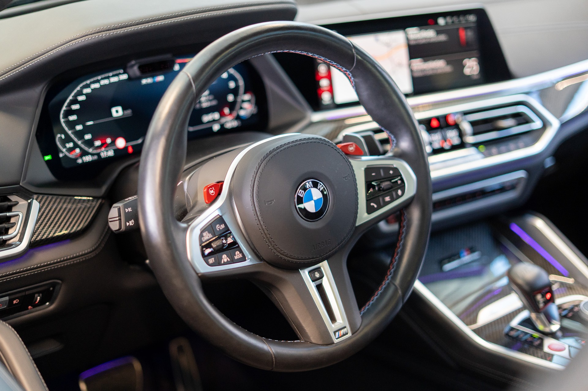 BMW X6 M Competition / Panorama / 360°Kamera / HeadUp-image-12