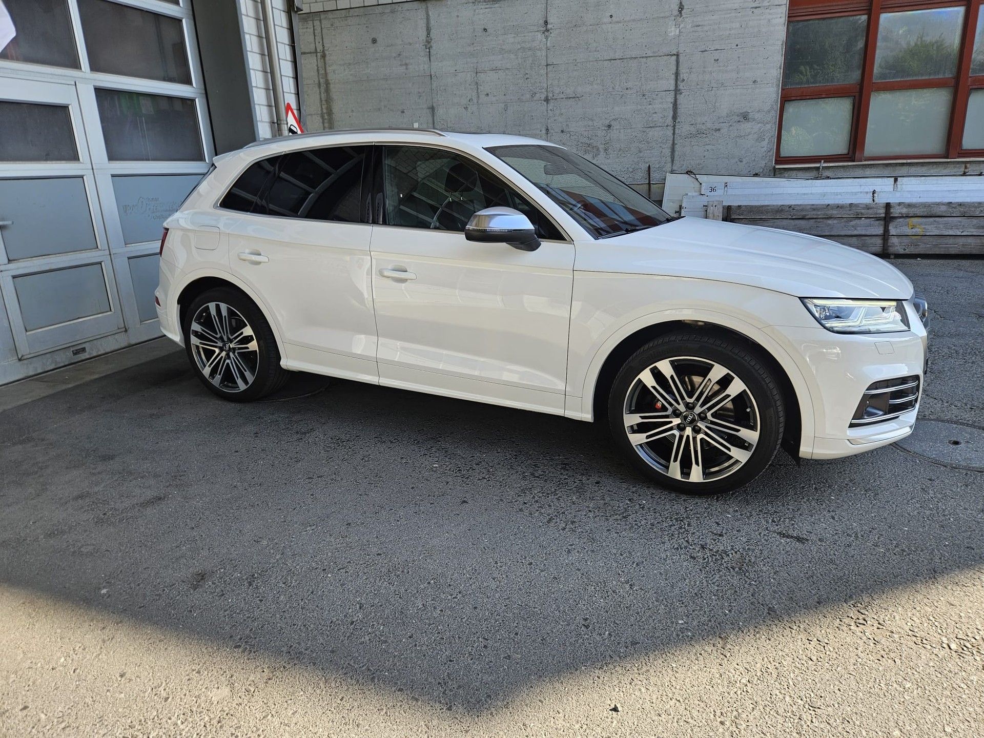 AUDI SQ5 3.0 TFSI quattro S-tronic-image-1