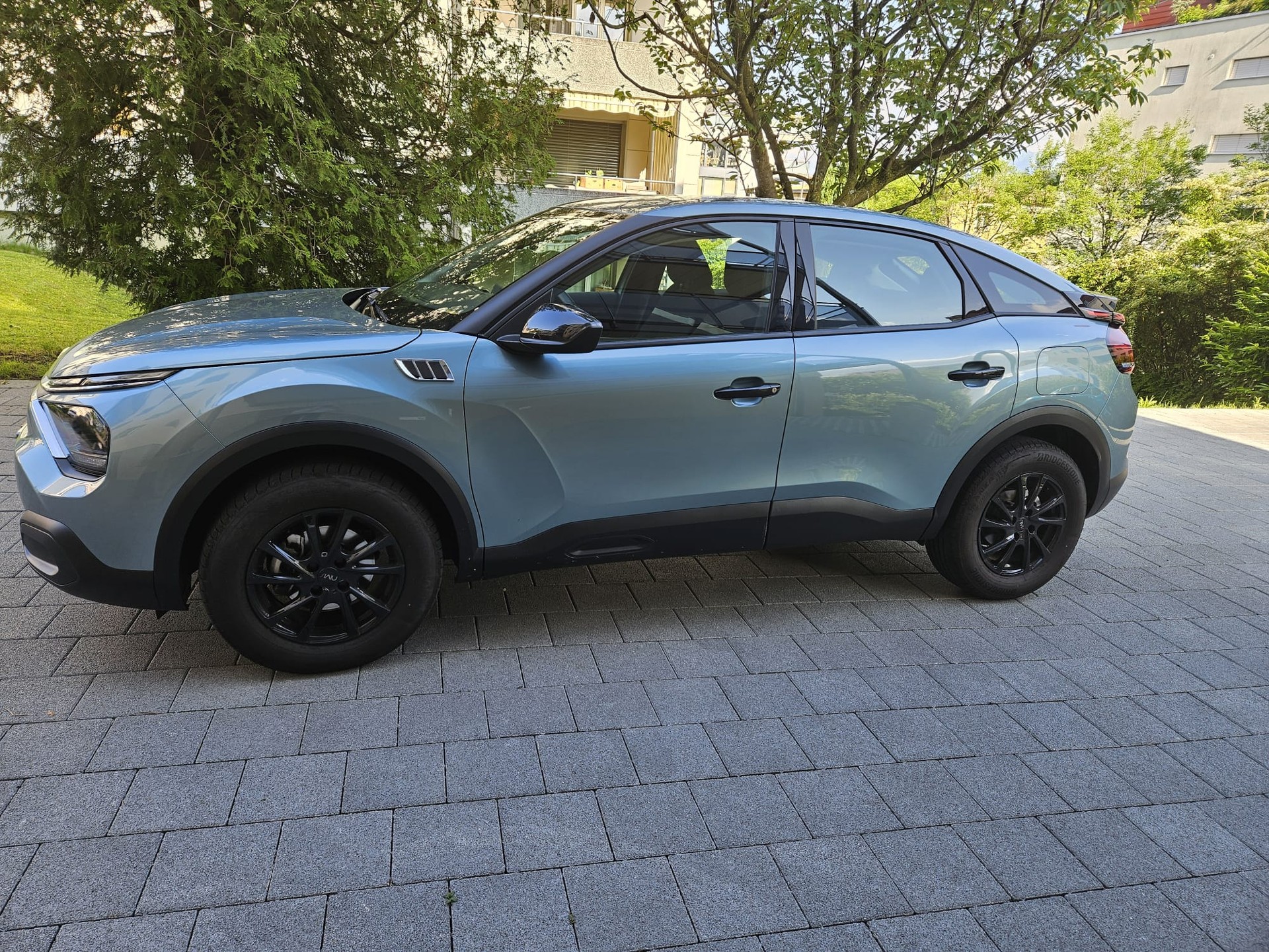 CITROEN 1.2 PureTech Shine-image-1