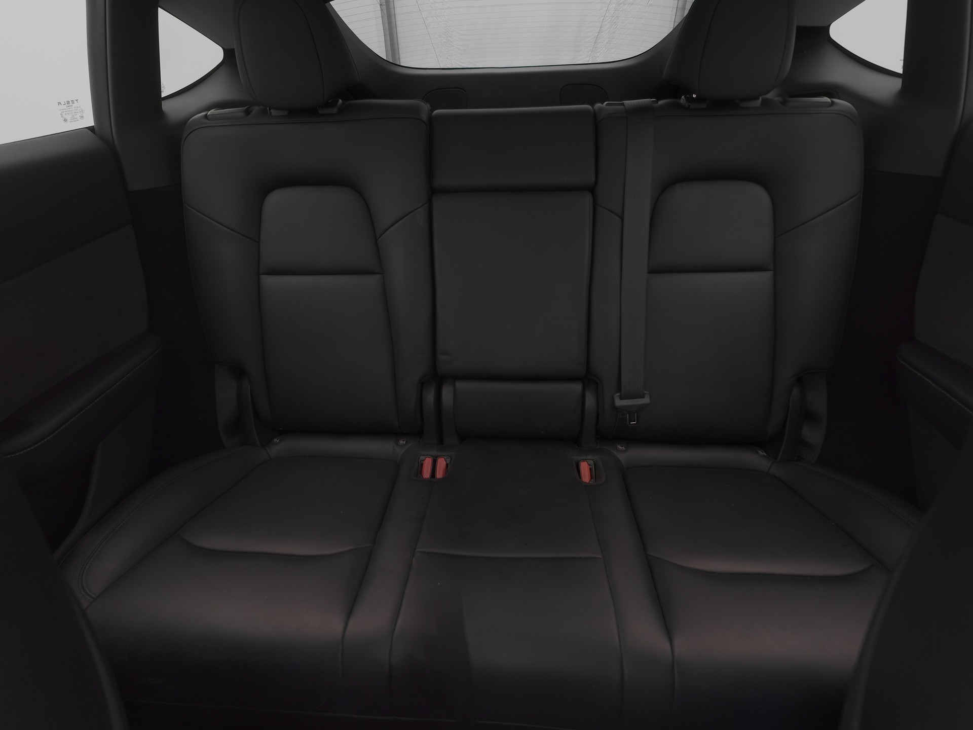 TESLA Model Y Long Range-image-9