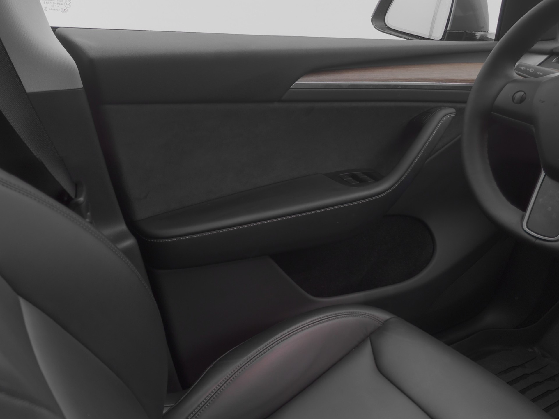 TESLA Model Y Long Range-image-8