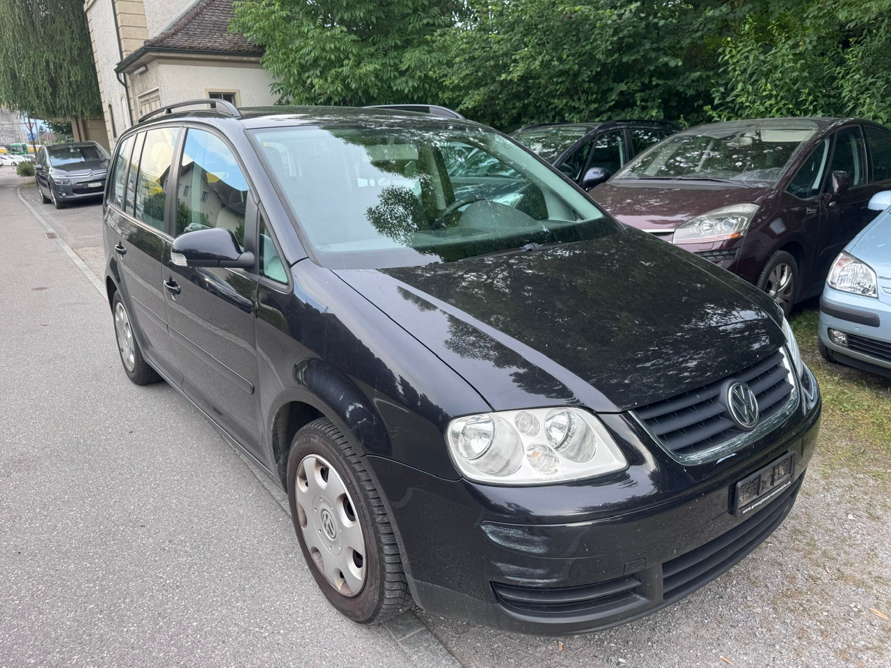 VW Touran 1.6 FSI Trendline Traveller-image-2
