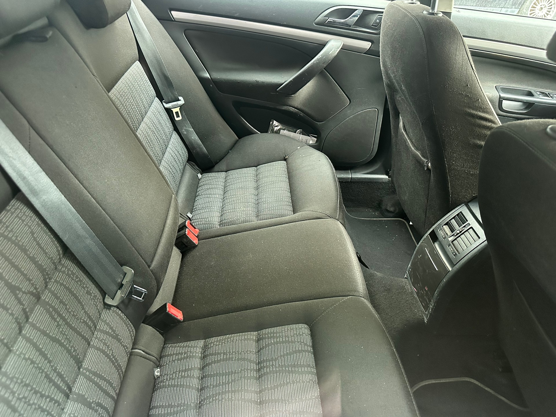SKODA Octavia Combi 1.6 TDI Ambiente DSG-image-7