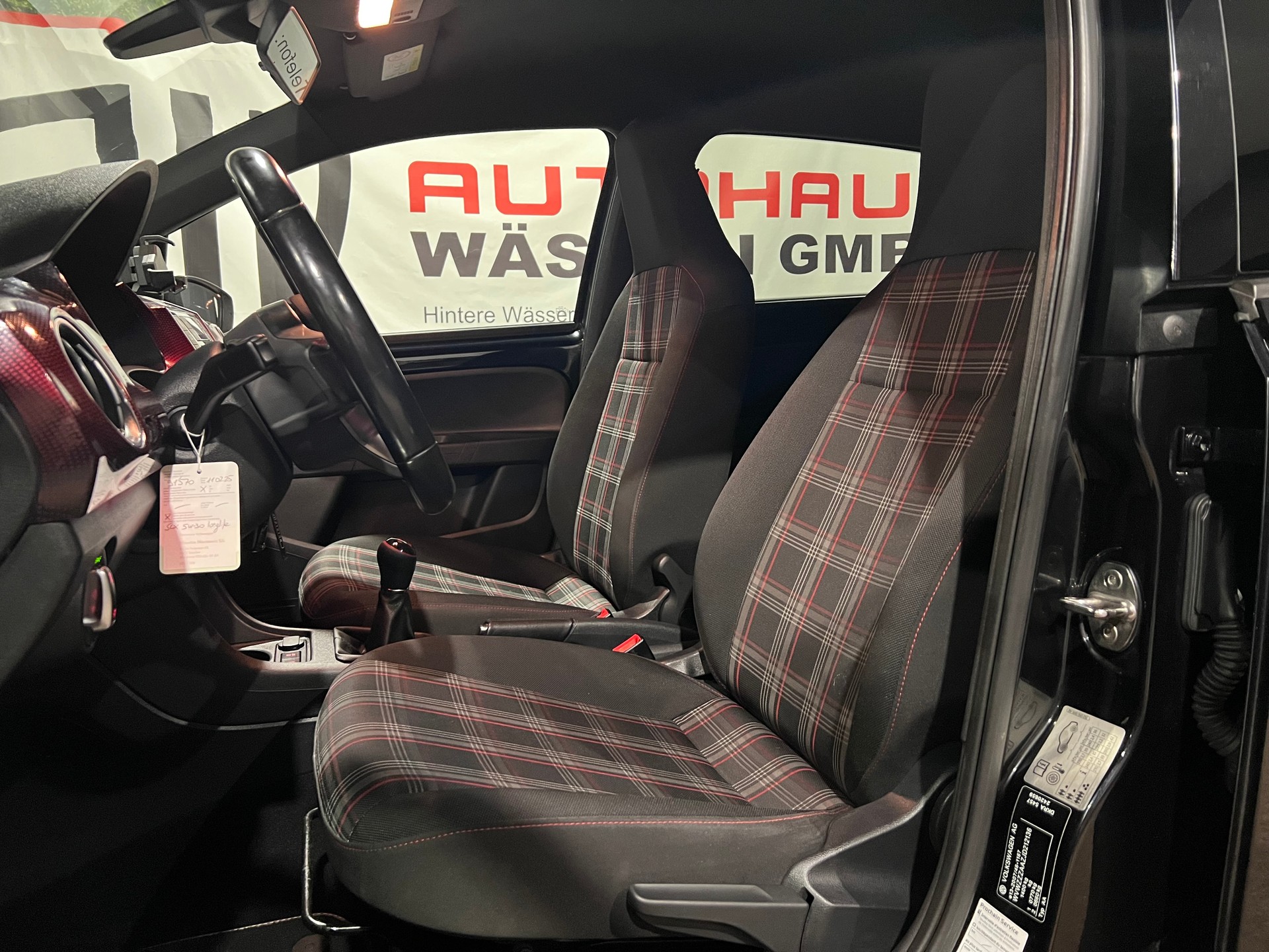 VW Up 1.0 TSI GTI-image-11