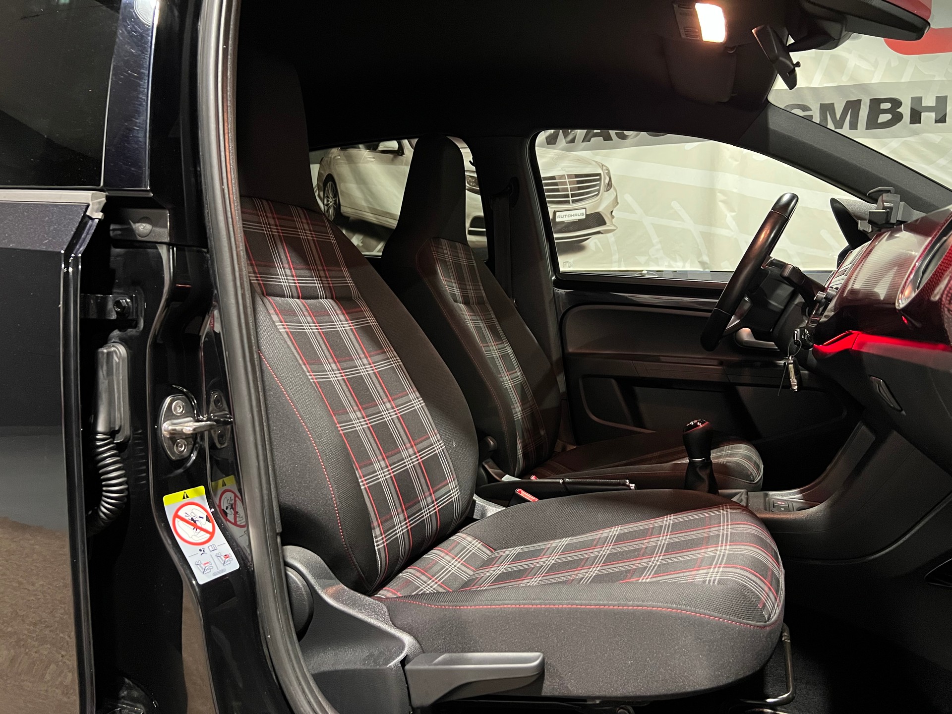 VW Up 1.0 TSI GTI-image-13