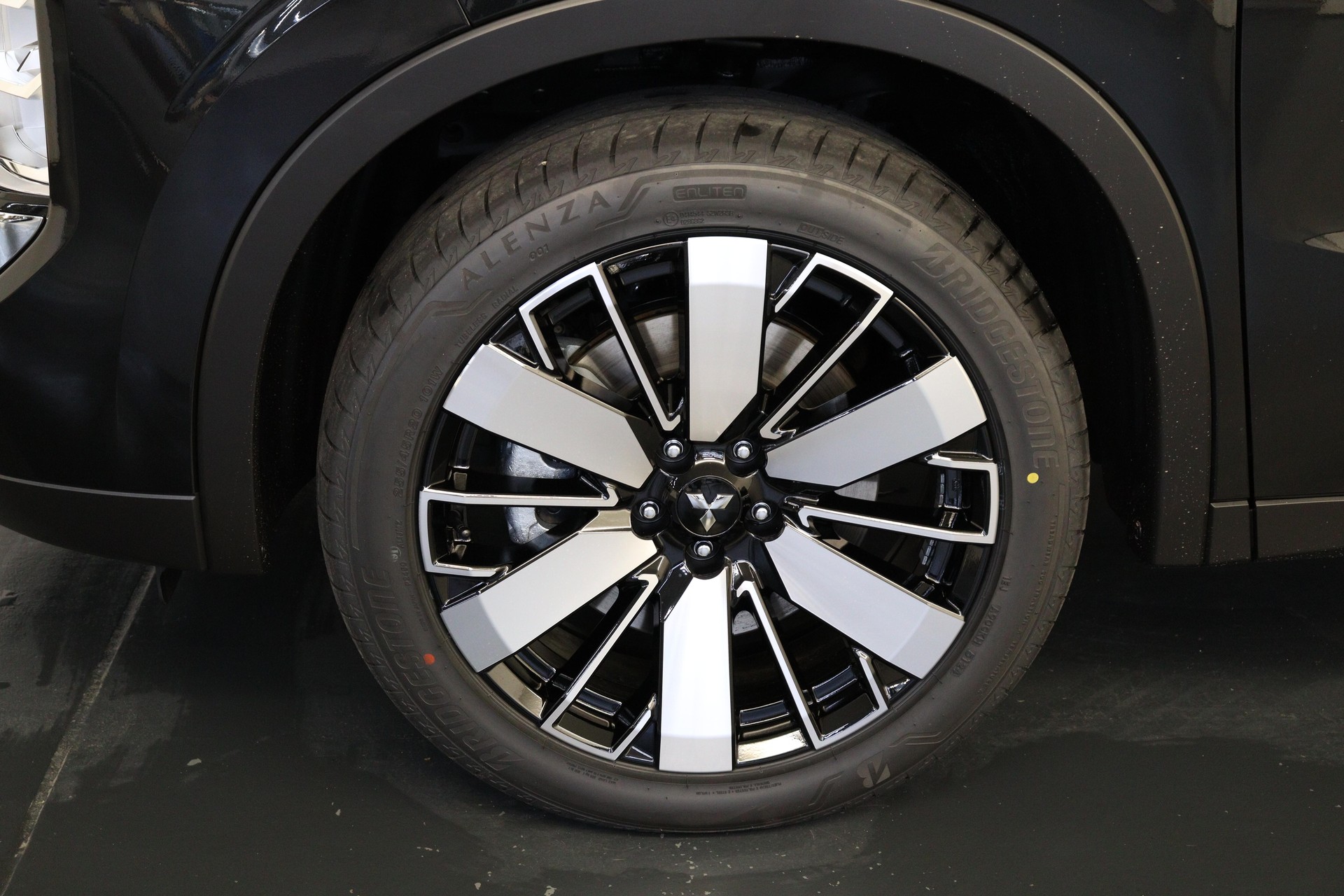 MITSUBISHI Outlander 2.4 PHEV Intense 4x4-image-12
