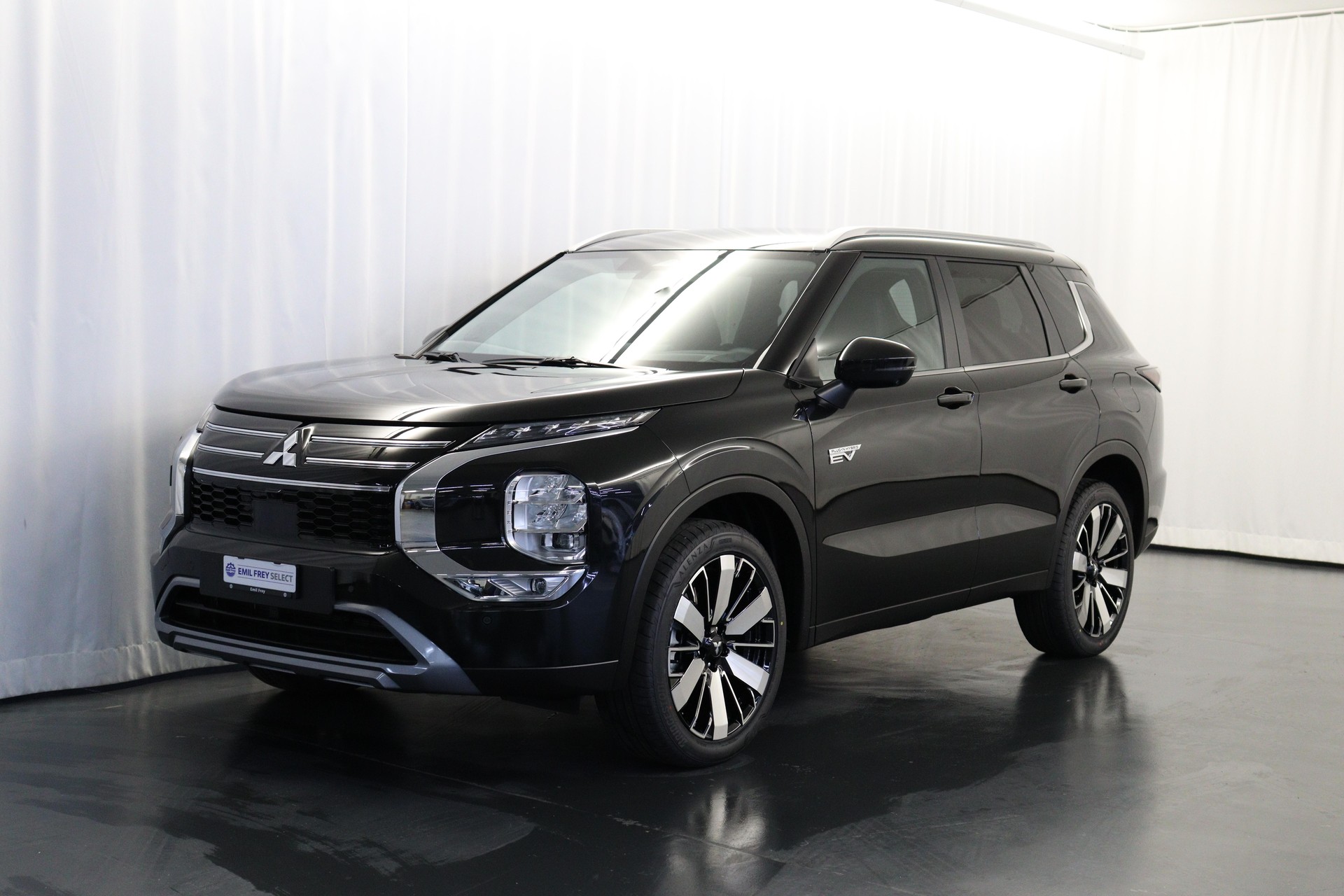 MITSUBISHI Outlander 2.4 PHEV Intense 4x4-image-1