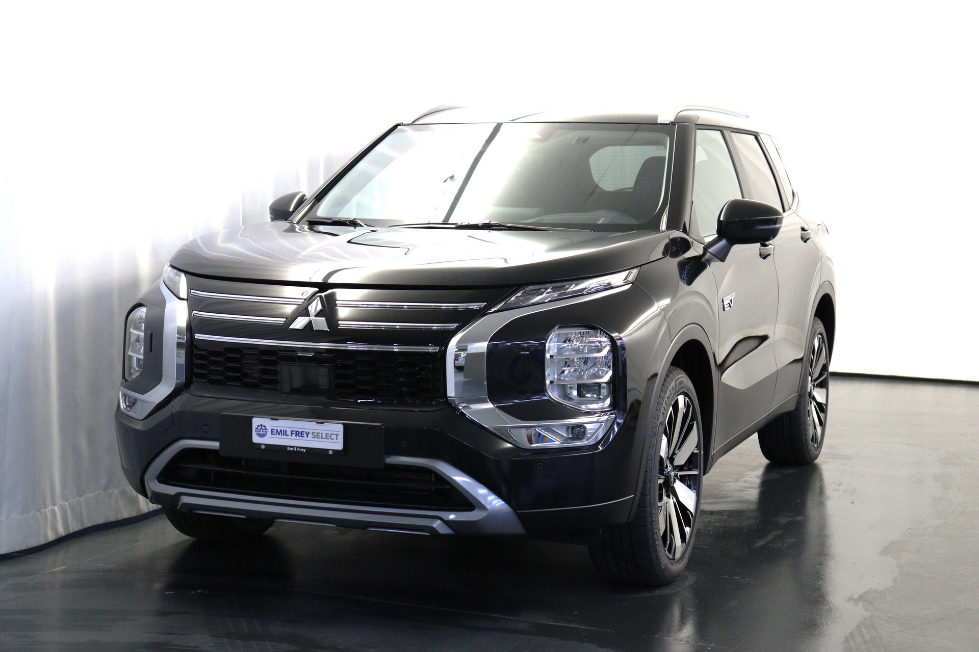 MITSUBISHI Outlander 2.4 PHEV Intense 4x4-image-0