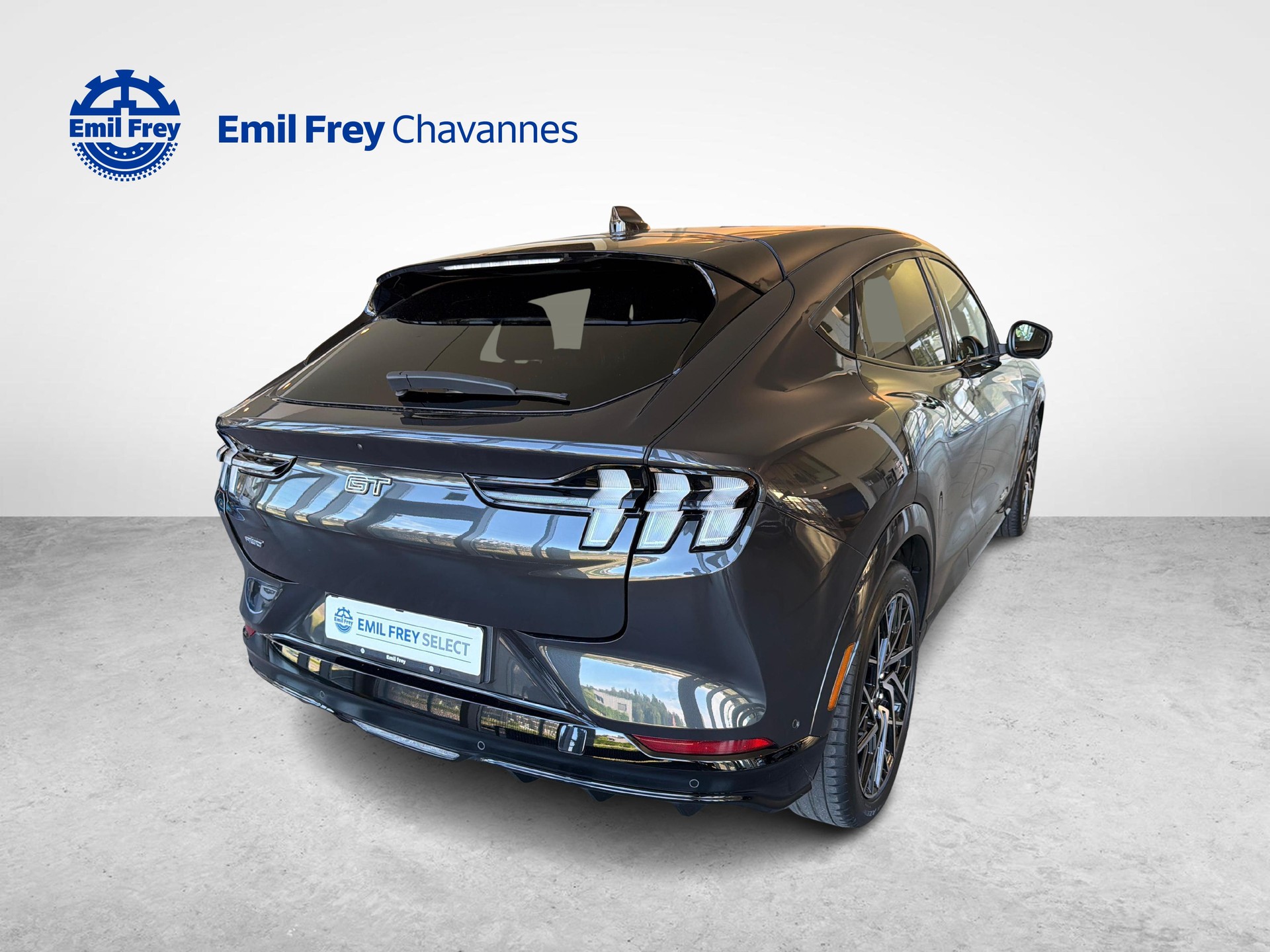 FORD Mustang Mach-E Extended GT AWD-image-3