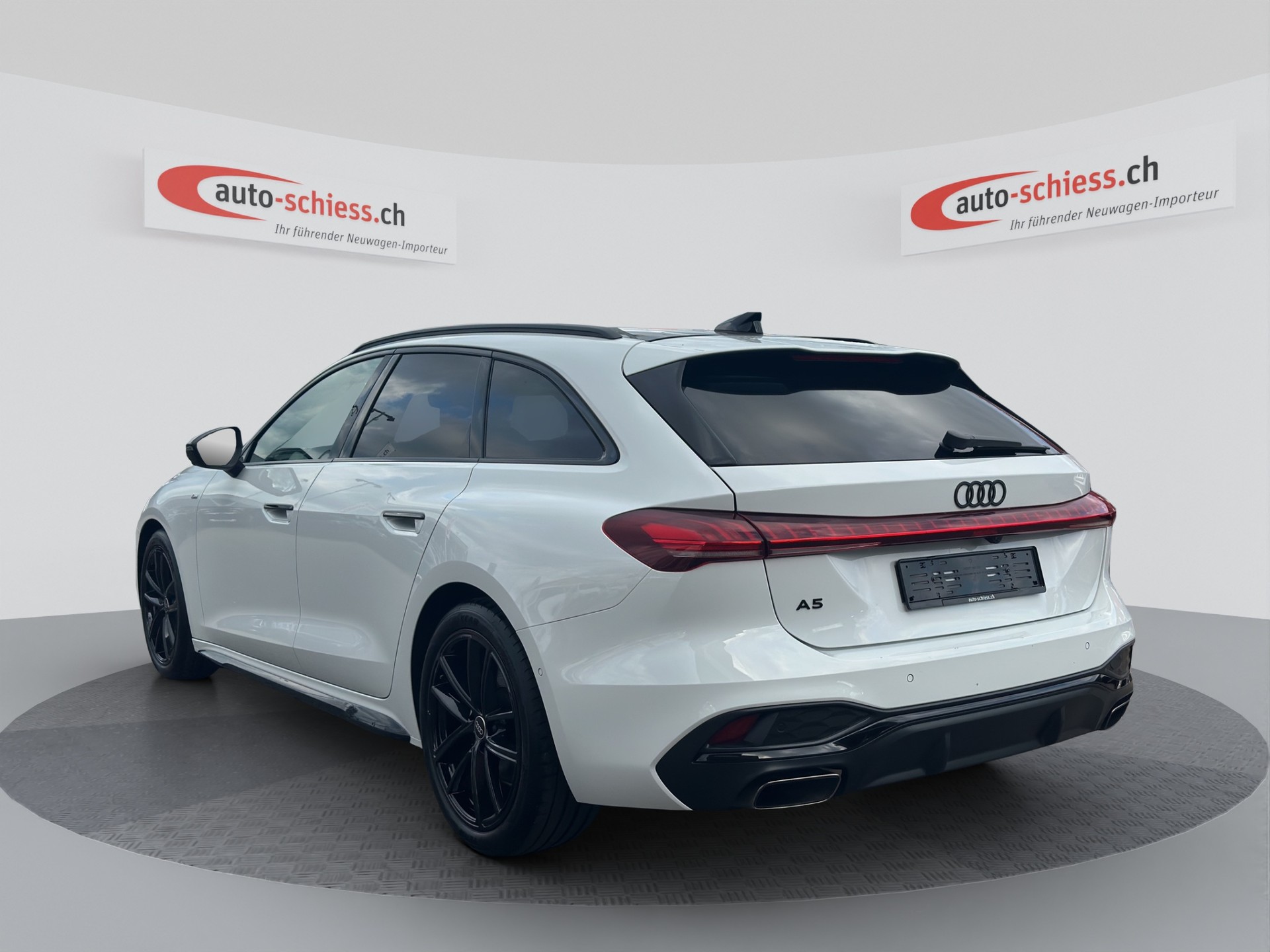 AUDI A5 Avant Black Line S Line TFSI-image-2