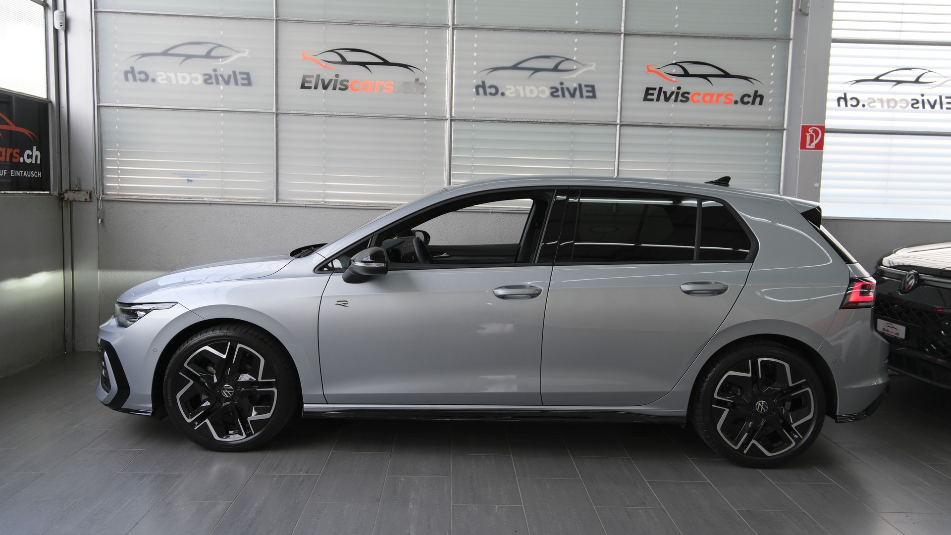 VW Golf 1.5 e TSI mHEV R-Line DSG * Black Style *-image-9