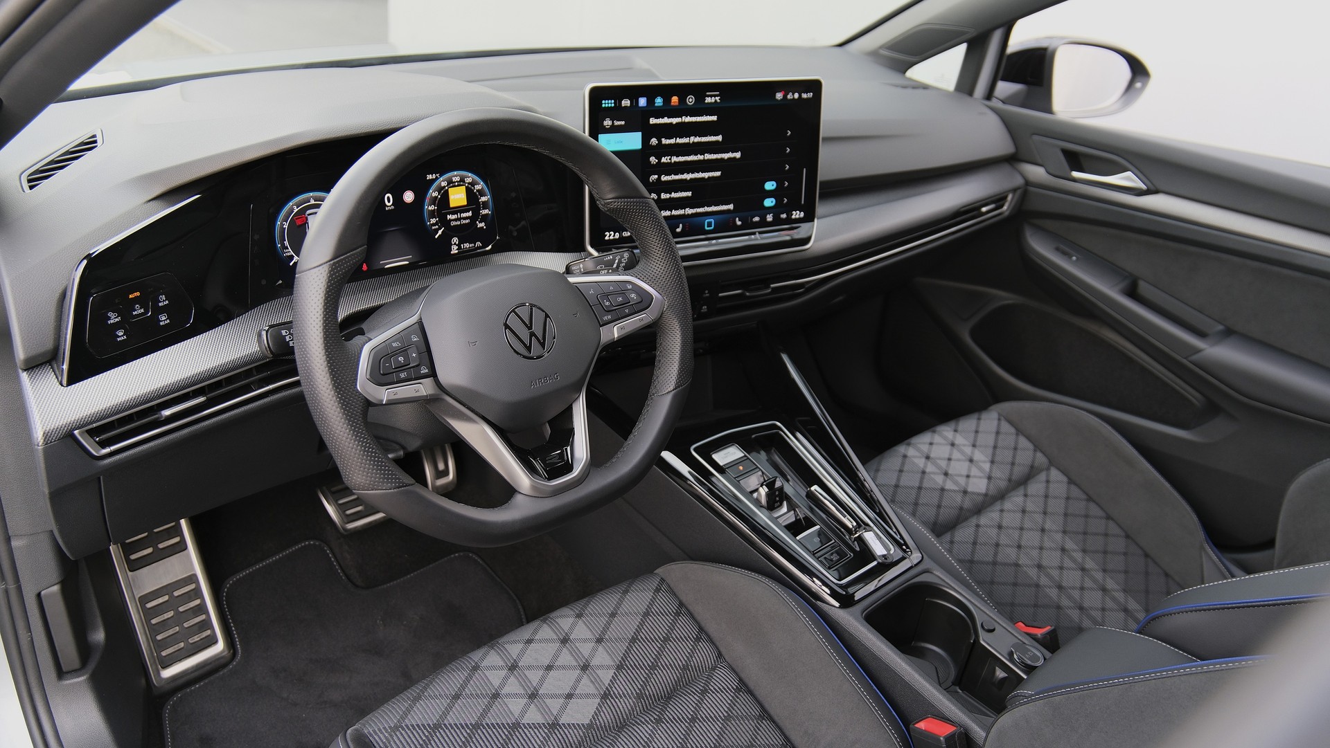 VW Golf 1.5 e TSI mHEV R-Line DSG * Black Style *-image-2