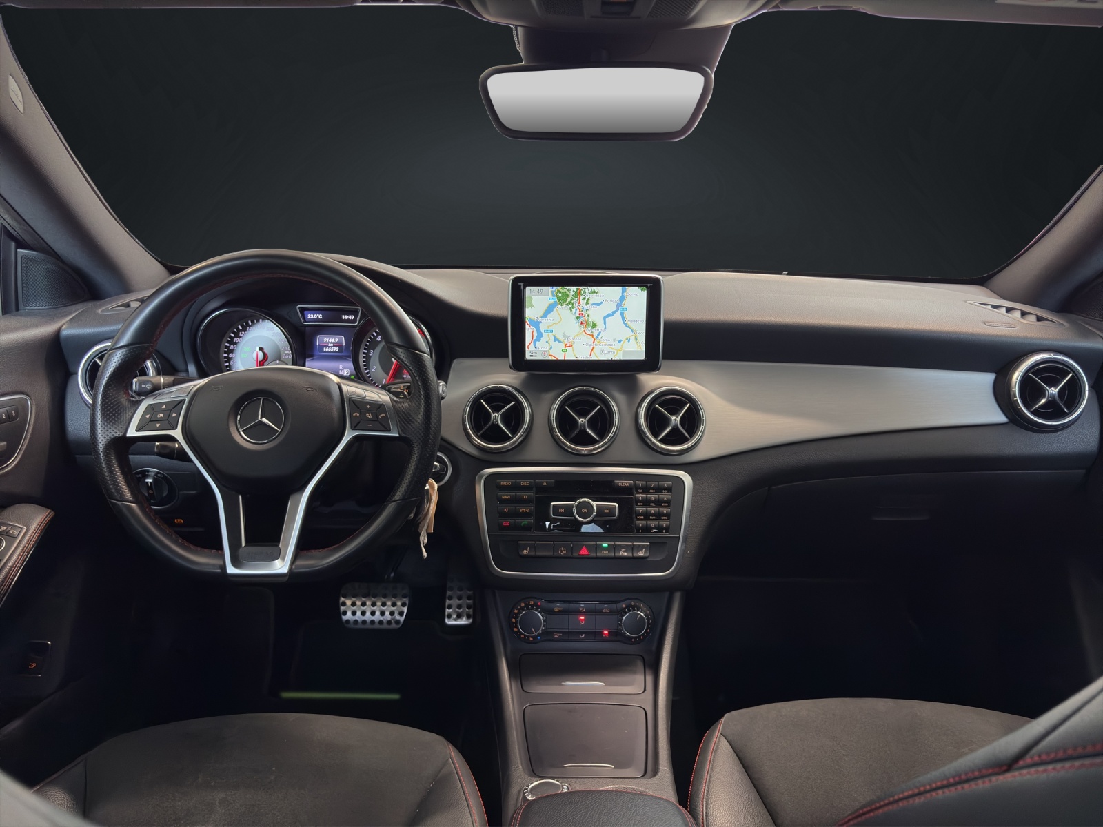 MERCEDES-BENZ CLA 250 AMG Line 7G-DCT 4Matic-image-9