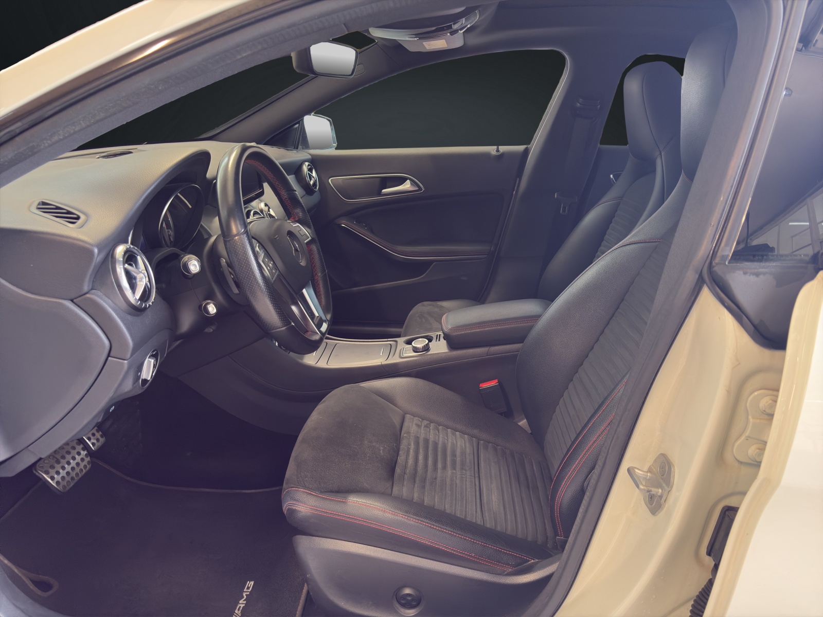 MERCEDES-BENZ CLA 250 AMG Line 7G-DCT 4Matic-image-10