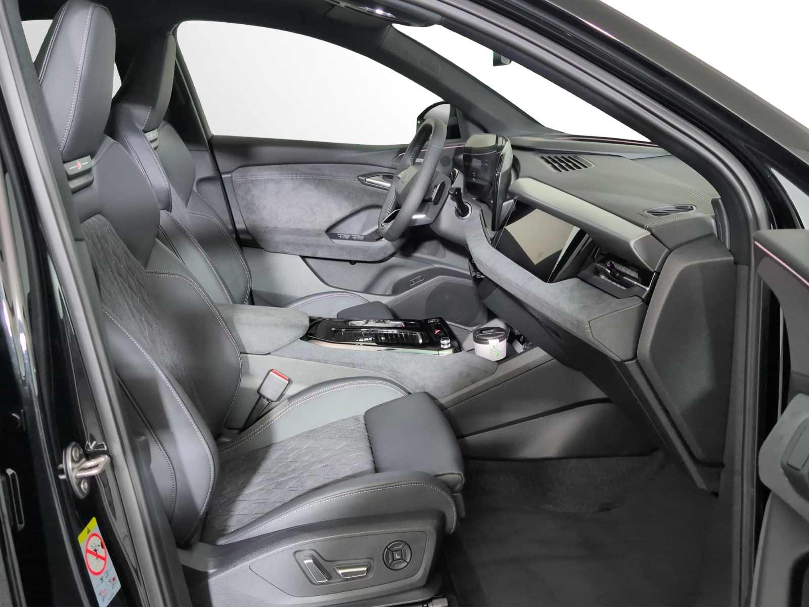 AUDI Q6 Sportback e-tron quattro-image-6