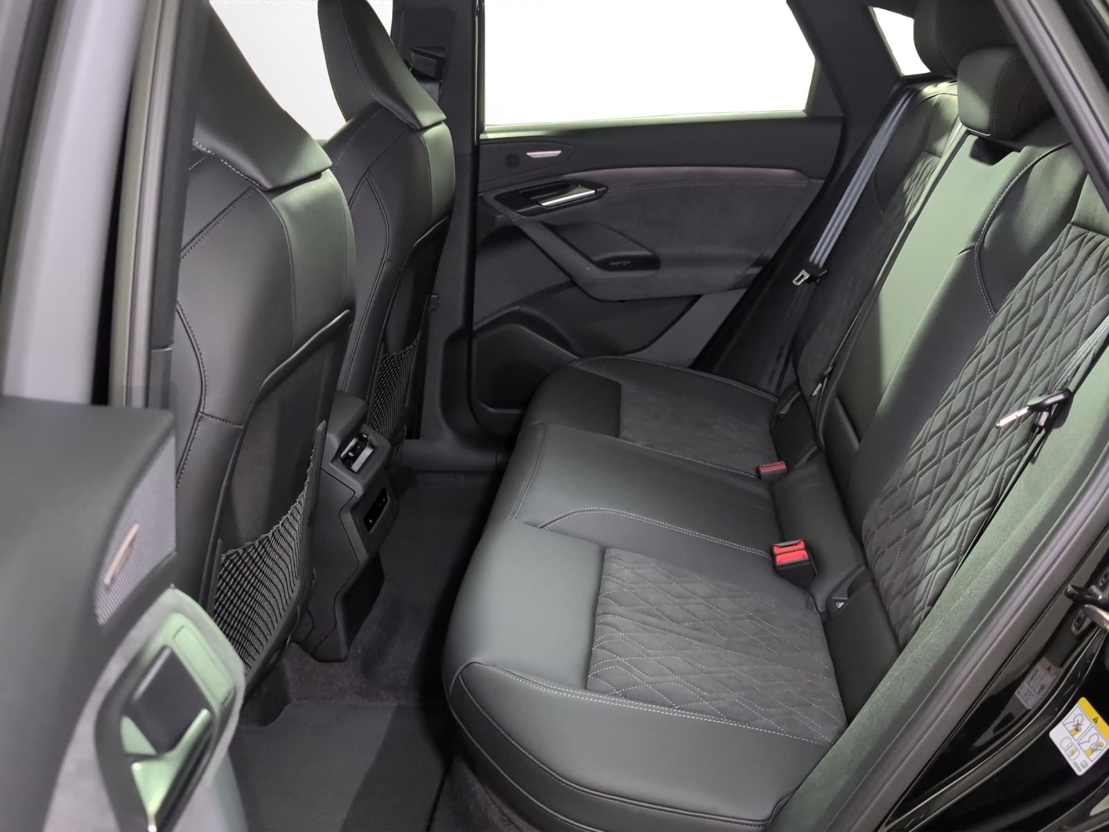 AUDI Q6 Sportback e-tron quattro-image-7