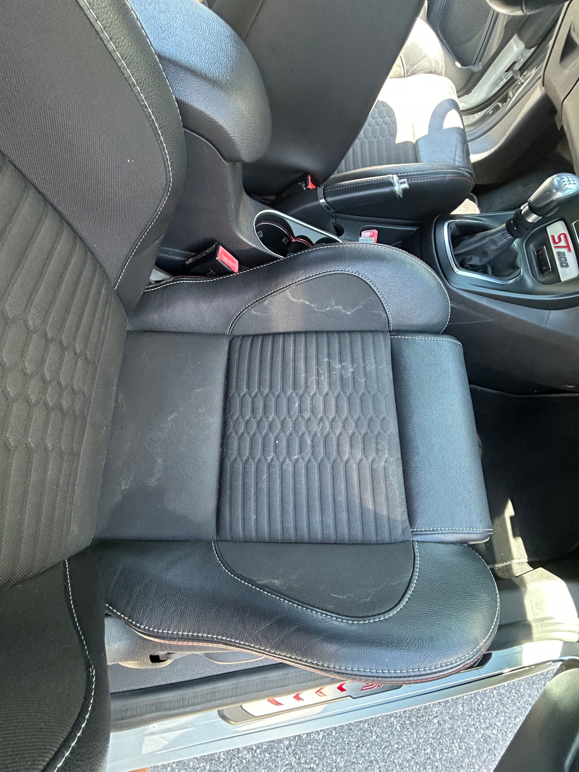 FORD 1.6 EcoB ST200-image-3