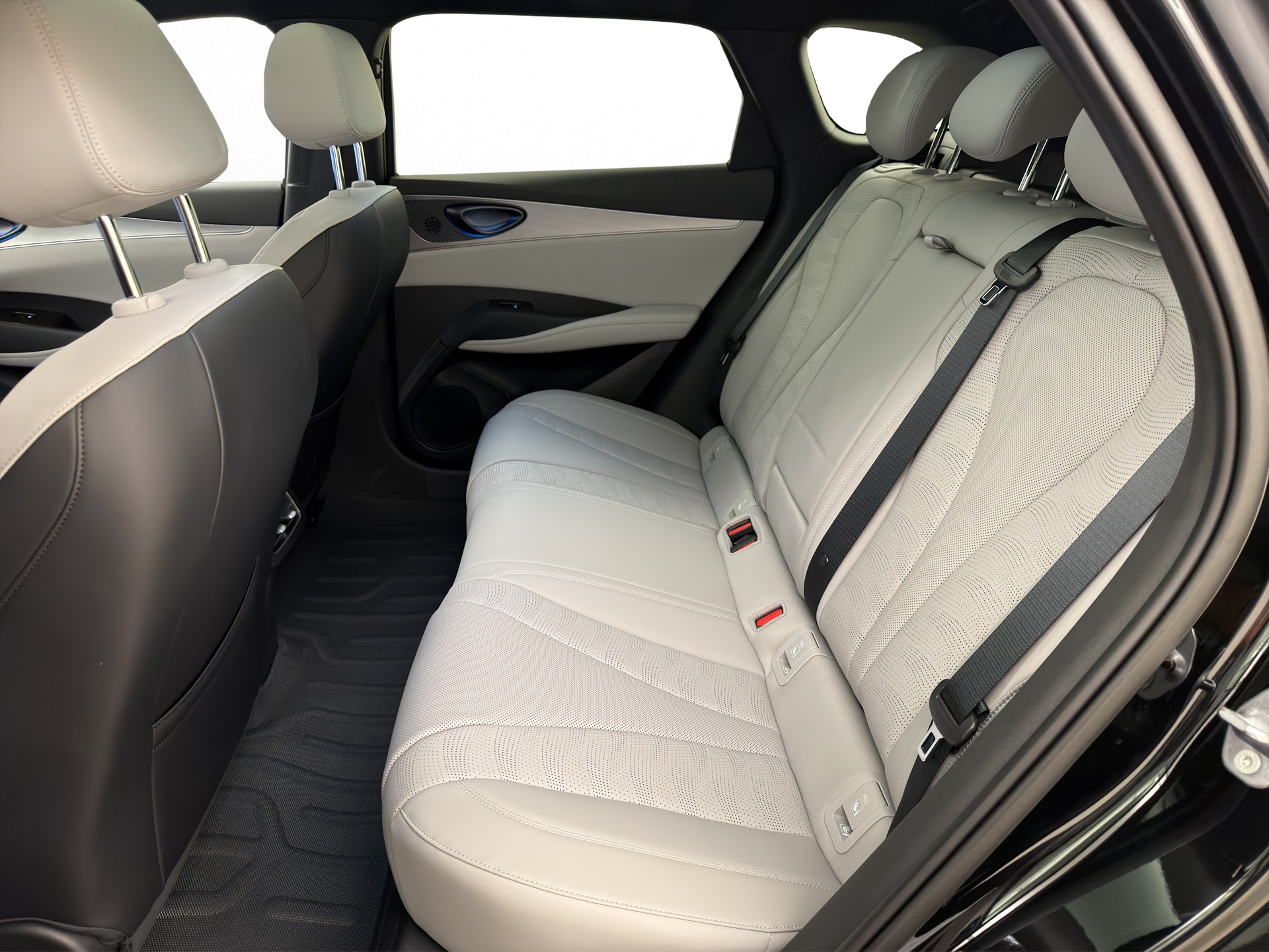 BYD Seal 6 DM-i Touring Comfort-image-11