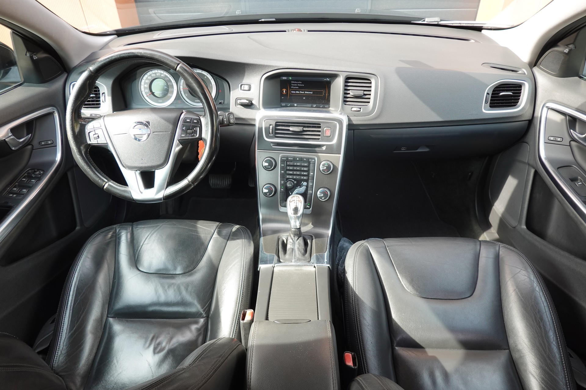 VOLVO V60 D4 AWD Geartronic "* CH Véhicule * 8 Roues * Phares Auto * Sièges chauffants * Capteur stationnement * Tempomat *-image-10