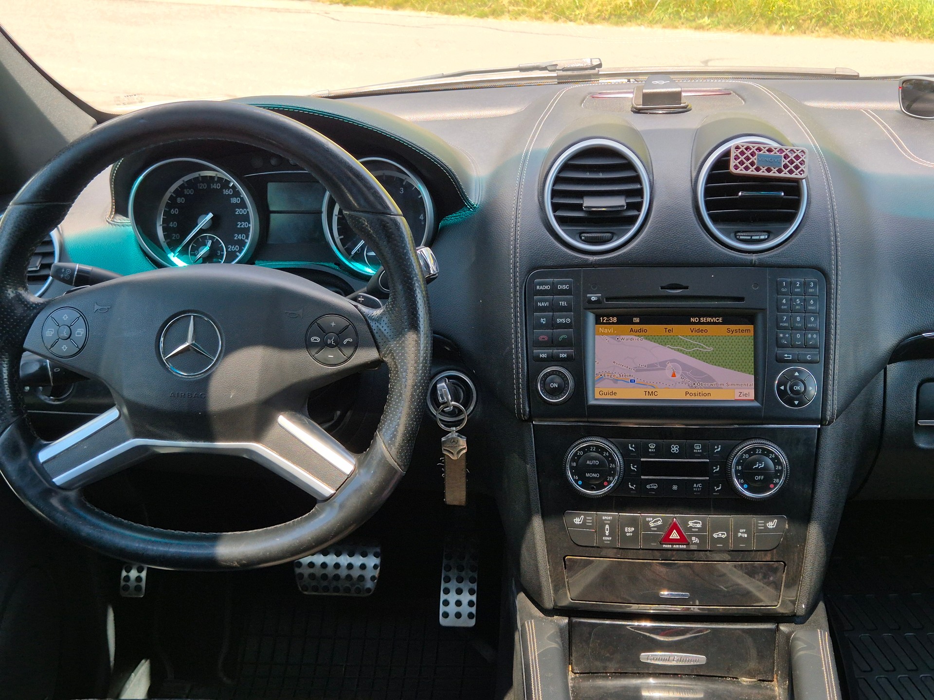 MERCEDES-BENZ ML 350 CDI BlueTec Grand Ed.-image-4