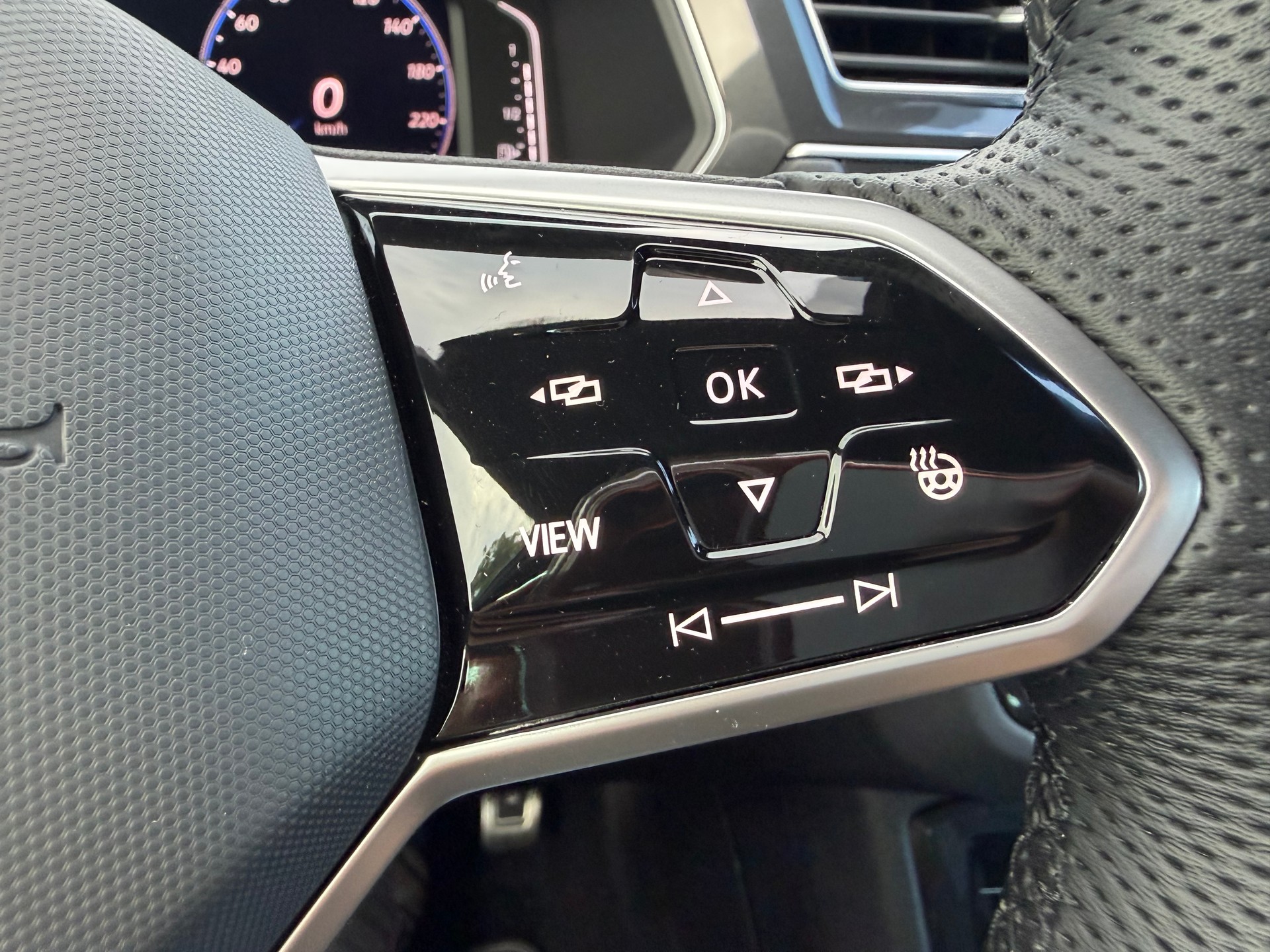 VW Tiguan 1.5TSI Evo R-Line 75 Edition DSG-image-17