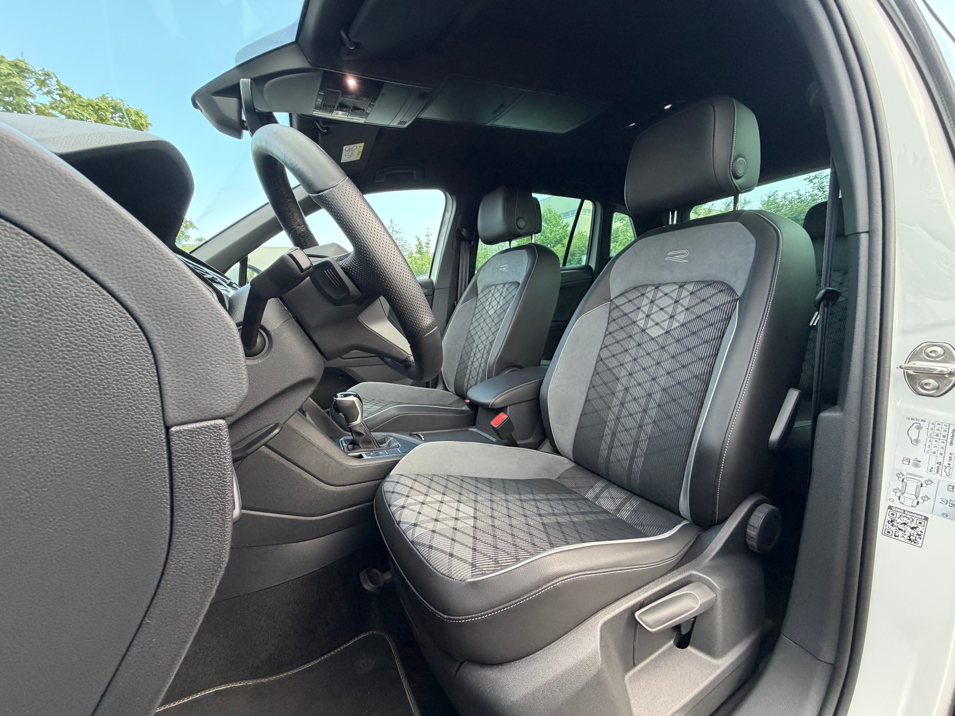VW Tiguan 1.5TSI Evo R-Line 75 Edition DSG-image-8