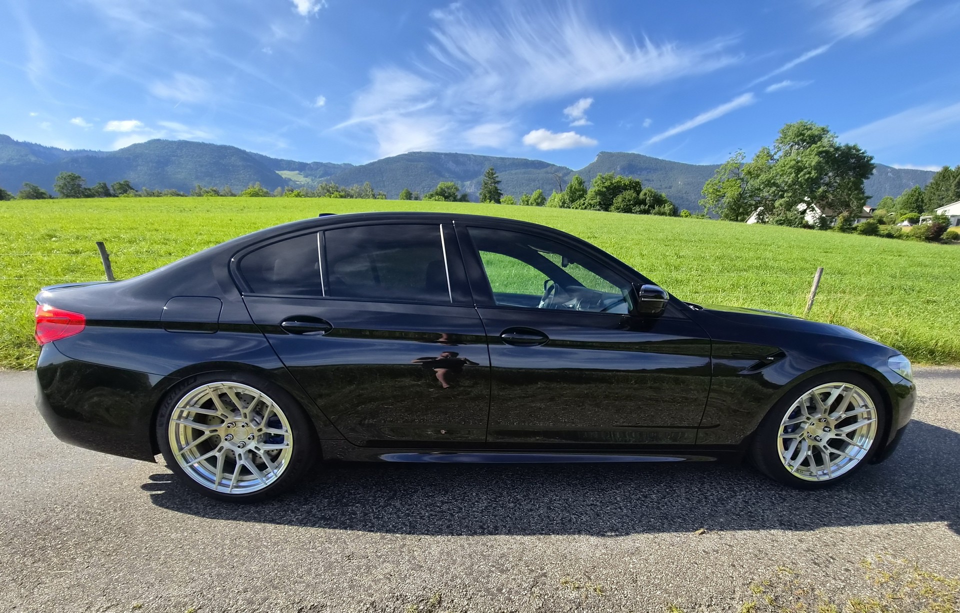 BMW M5 Competition xDrive-image-2