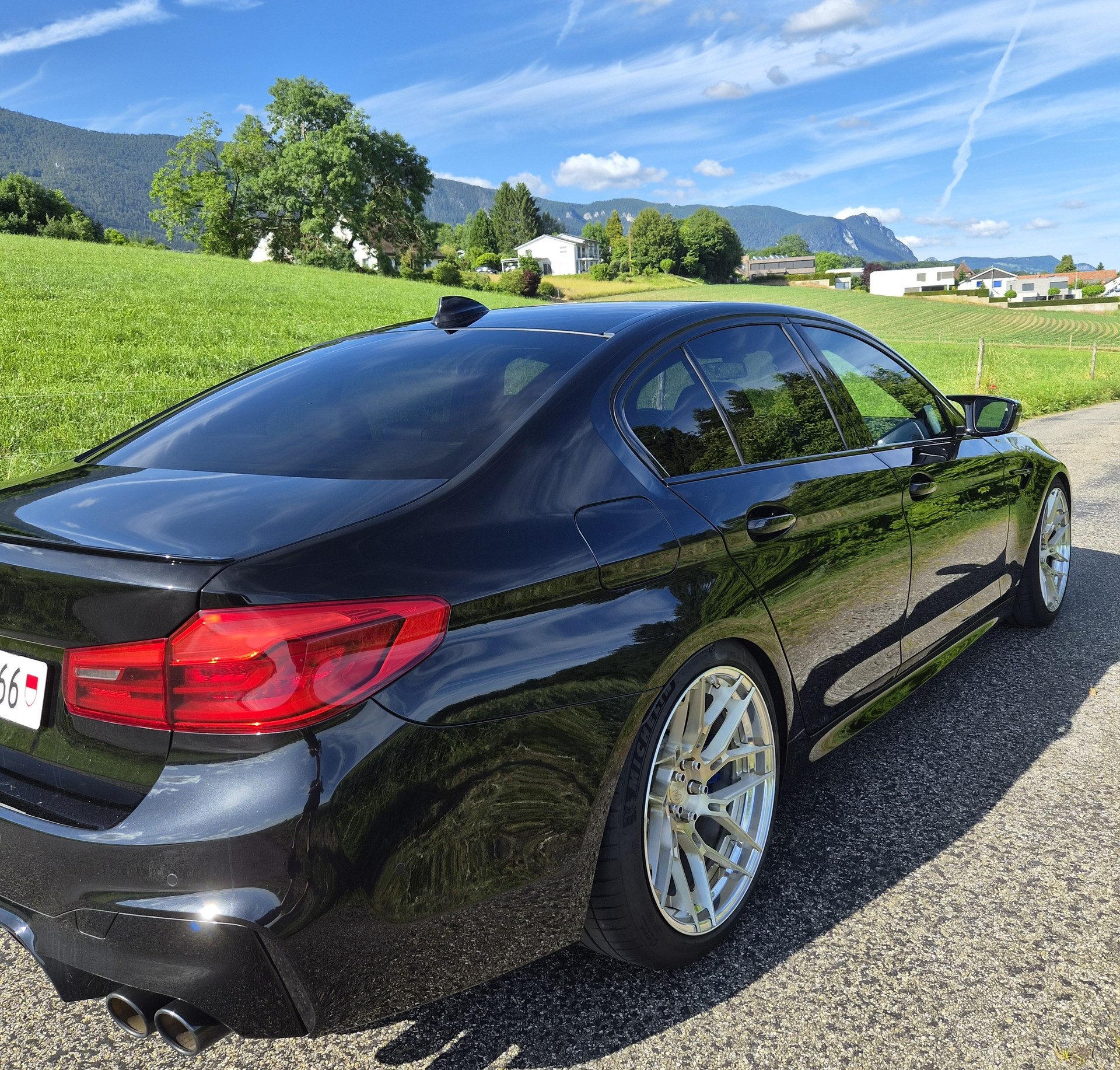 BMW M5 Competition xDrive-image-1