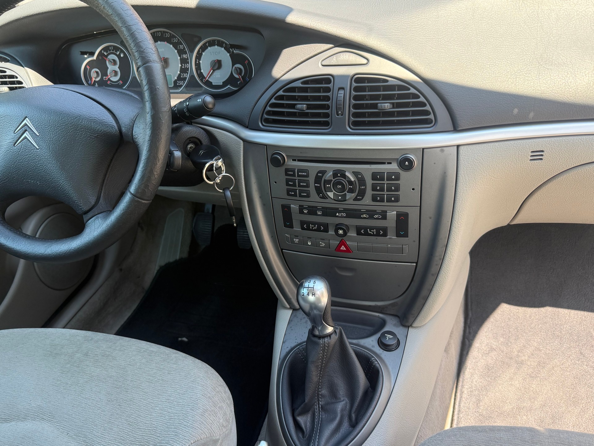 CITROEN C5 Berline 1.6 HDi SX-image-21