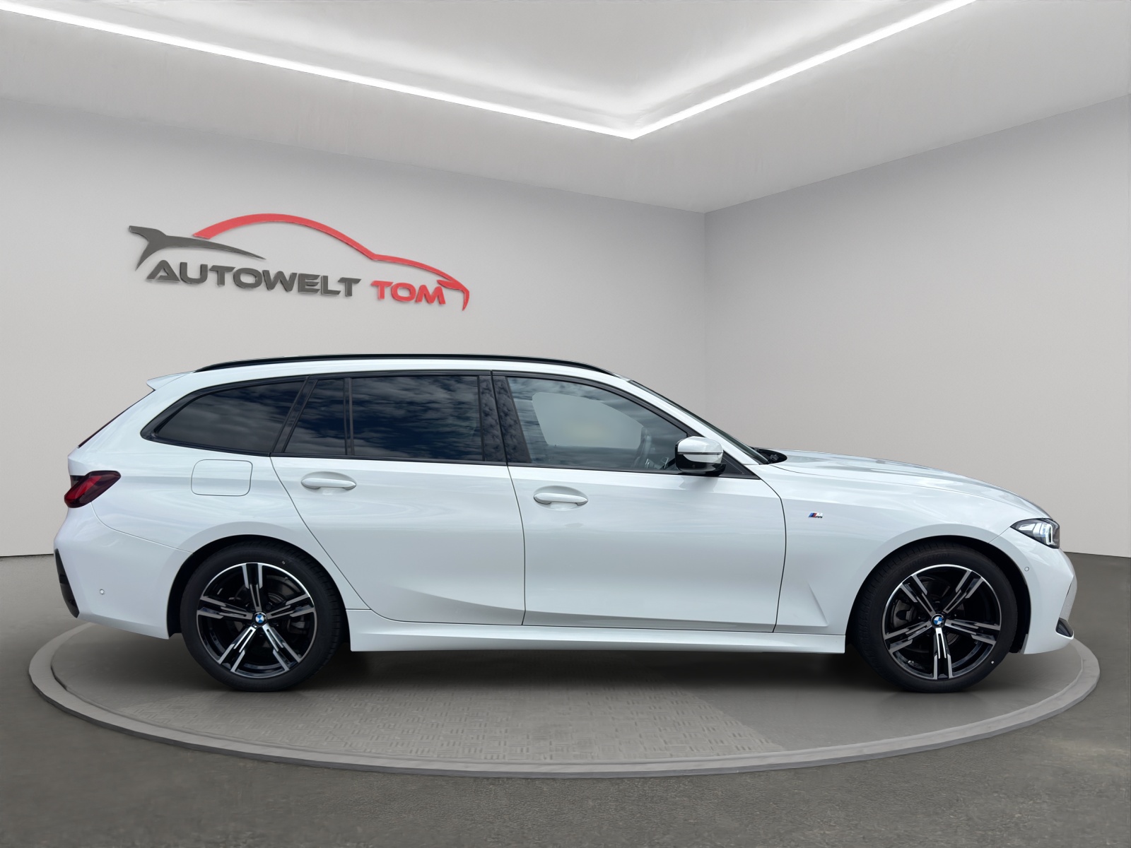 BMW 320d xDrive 48V Touring Steptronic M Sport đ*CH*gratis Service*-image-5