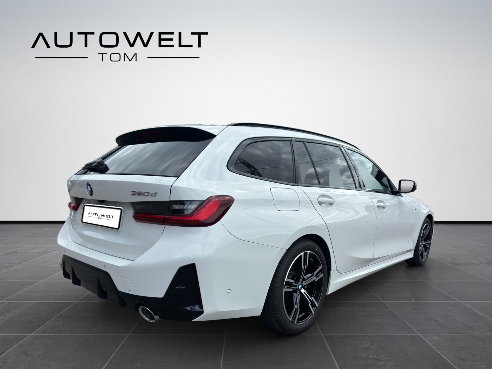 BMW 320d xDrive 48V Touring Steptronic M Sport đ*CH*gratis Service*-image-4