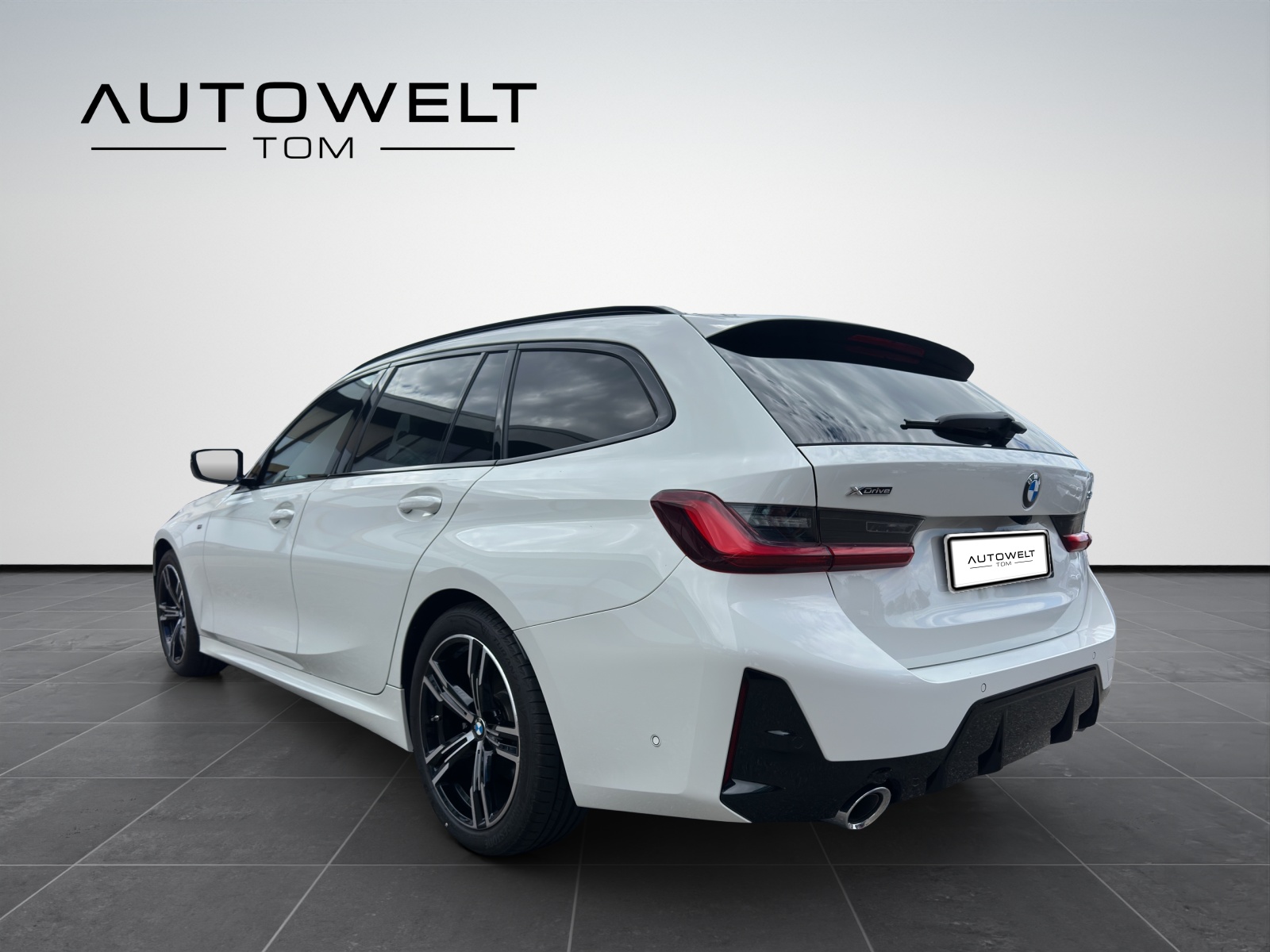 BMW 320d xDrive 48V Touring Steptronic M Sport đ*CH*gratis Service*-image-2