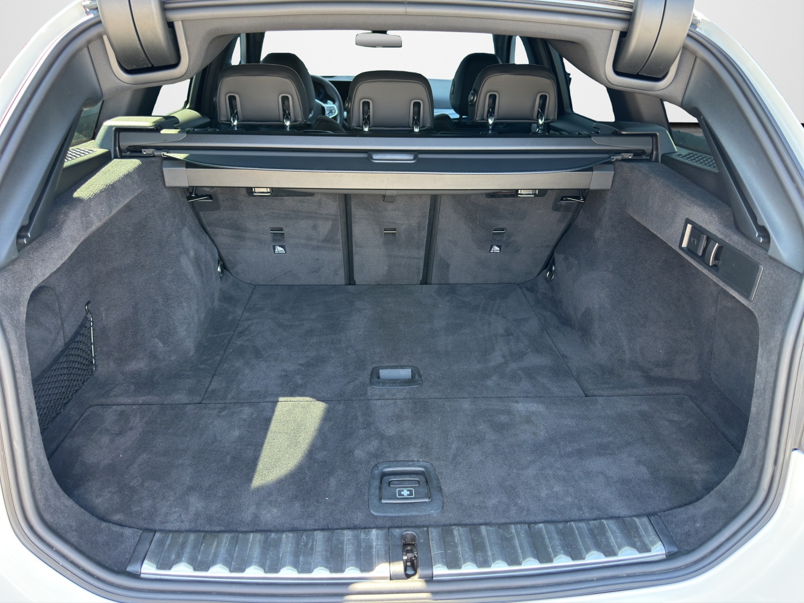 BMW 320d xDrive 48V Touring Steptronic M Sport đ*CH*gratis Service*-image-15