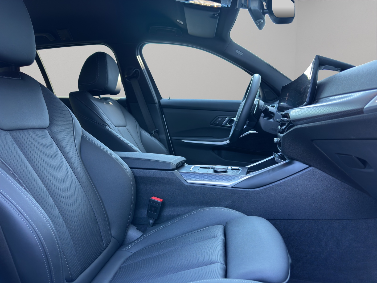 BMW 320d xDrive 48V Touring Steptronic M Sport đ*CH*gratis Service*-image-13