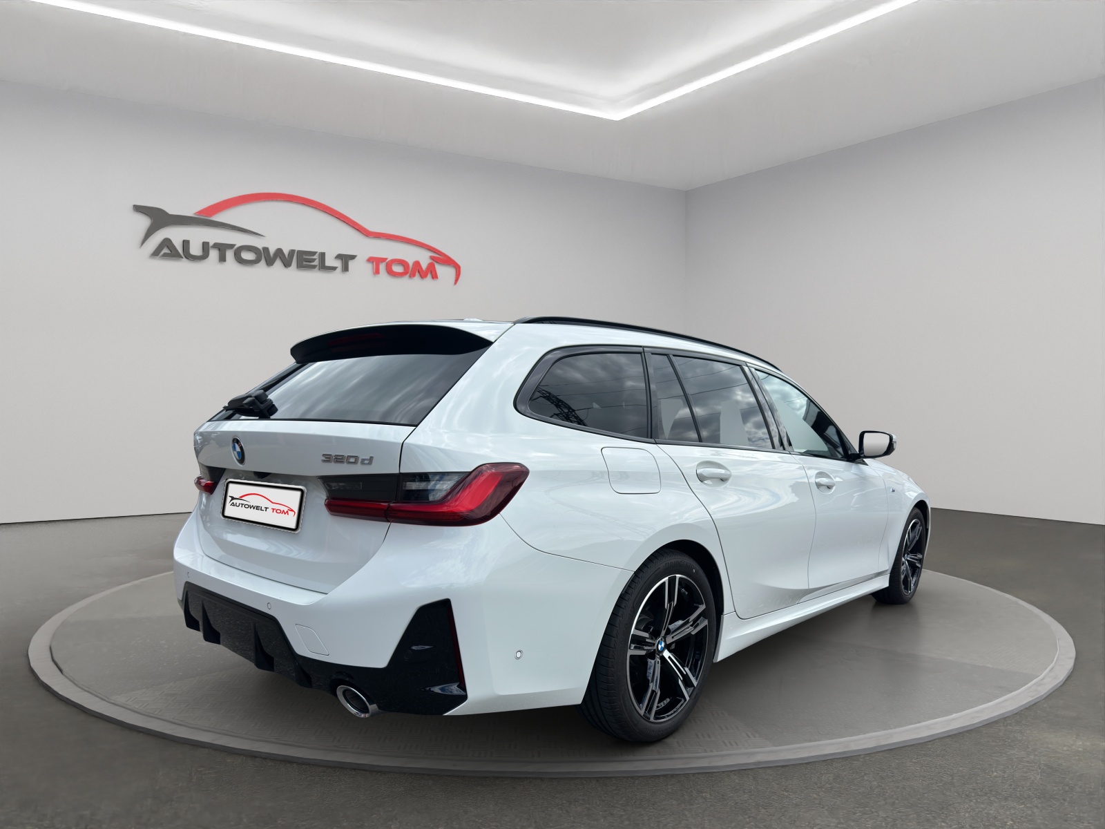 BMW 320d xDrive 48V Touring Steptronic M Sport đ*CH*gratis Service*-image-4