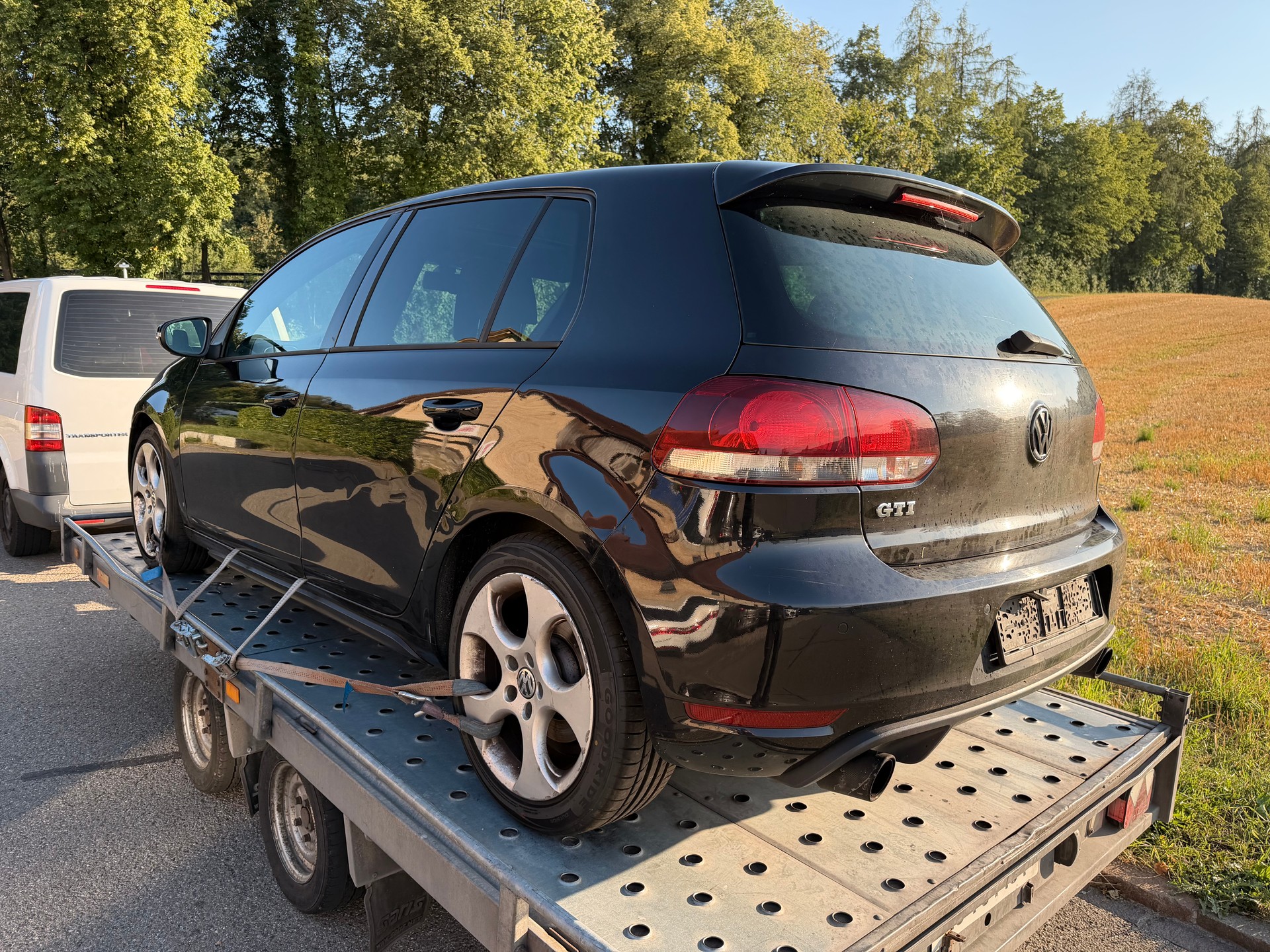 VW Golf 2.0 TSI GTI-image-2