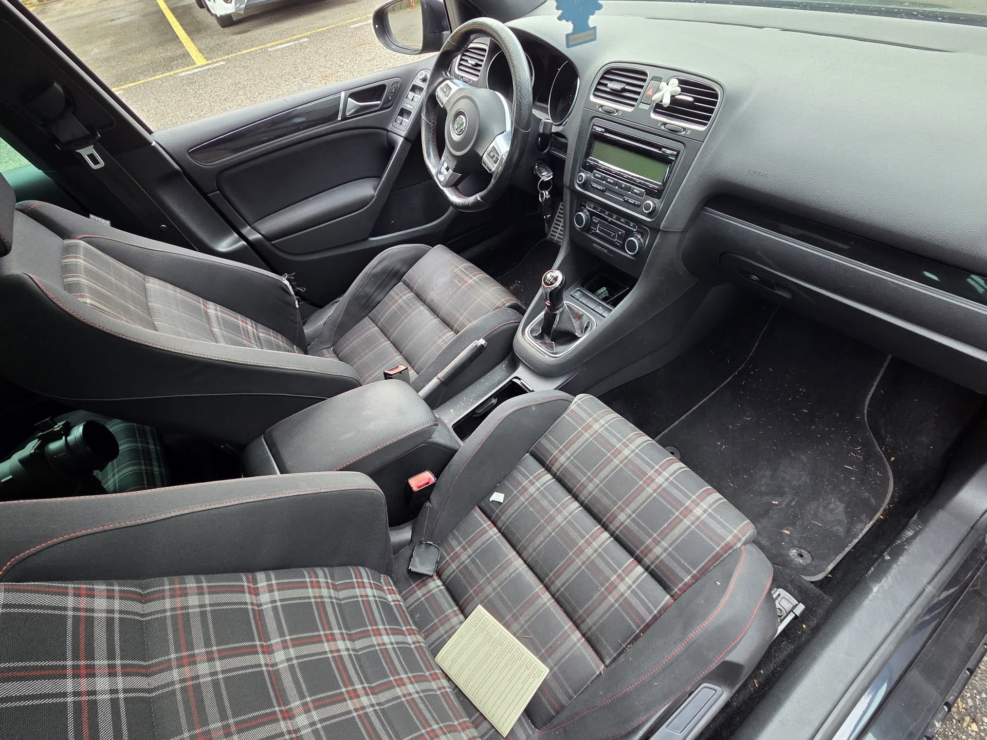 VW Golf 2.0 TSI GTI-image-8