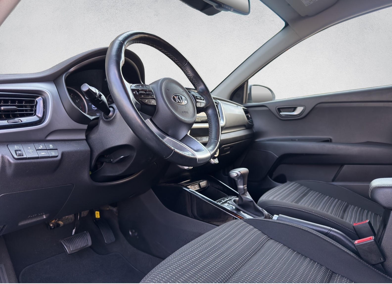 KIA Stonic 1.0 T-GDi-image-12