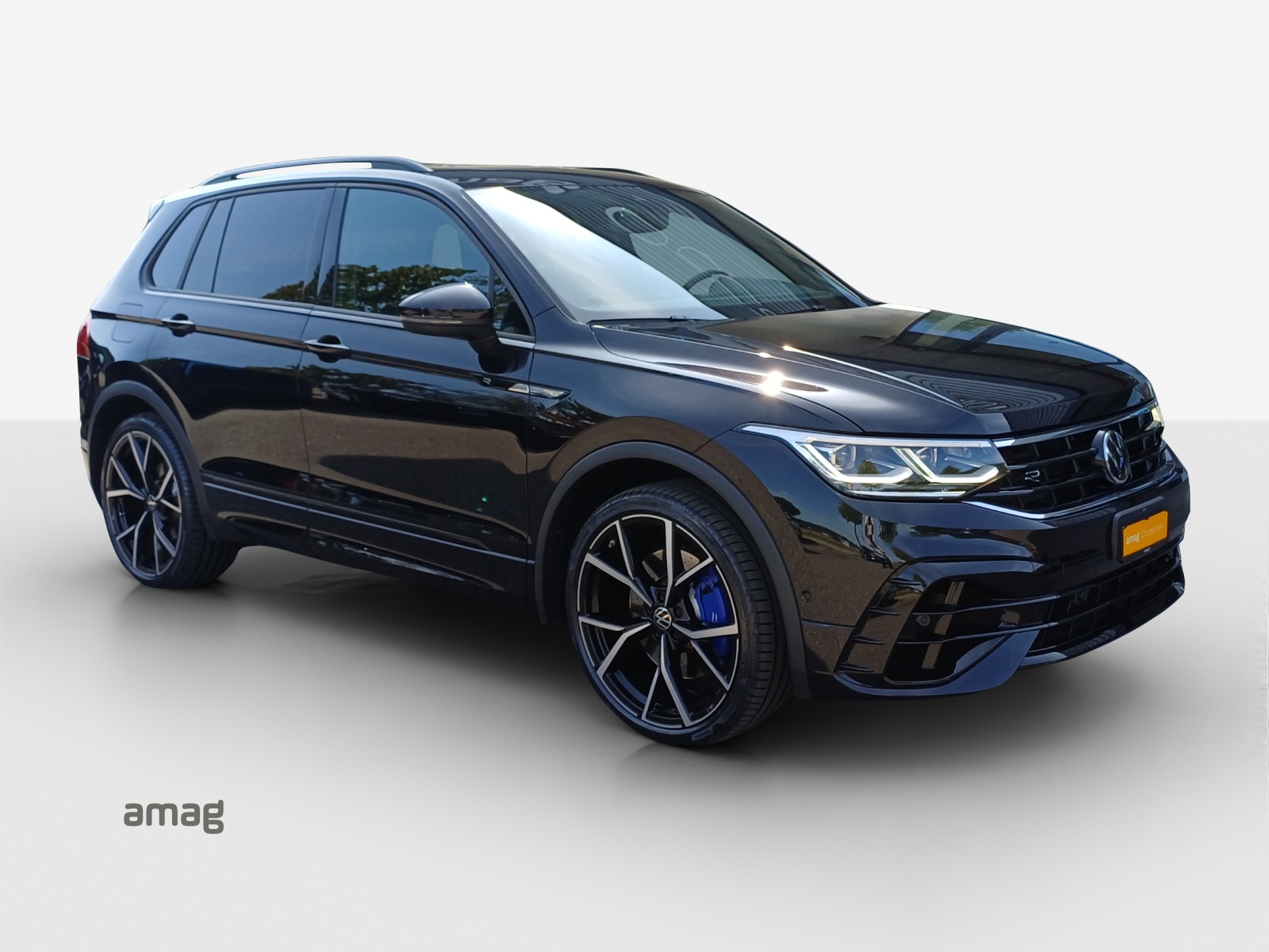 VW Tiguan 2.0TSI R 4Motion DSG-image-5